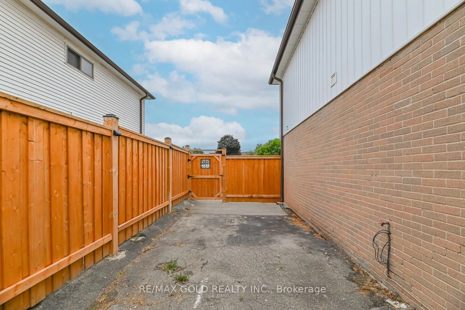 81 Drake Boulevard