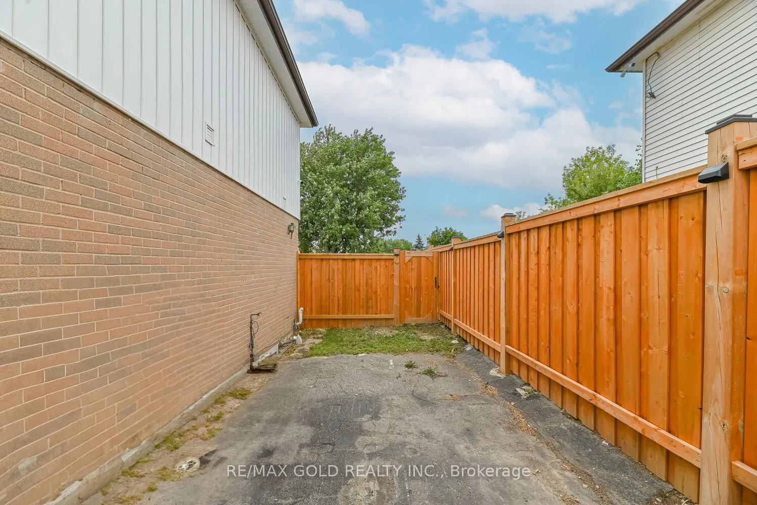 81 Drake Boulevard