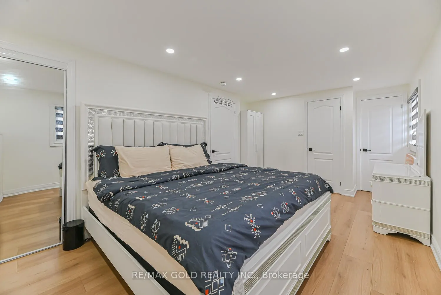81 Drake Boulevard