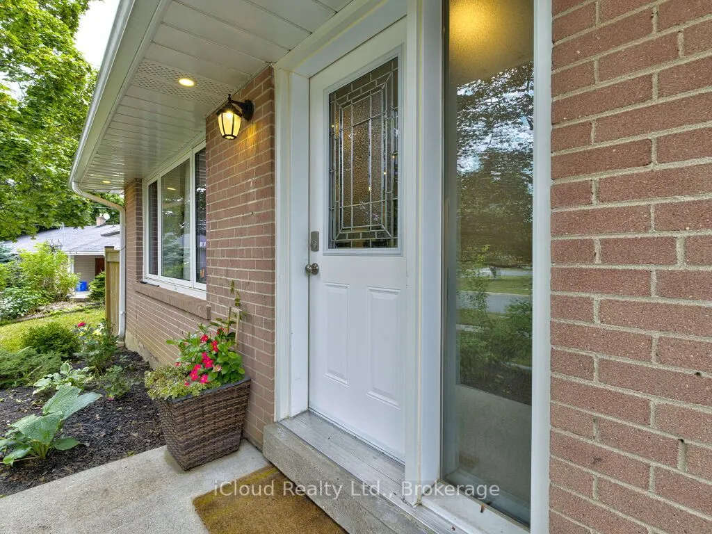 50 McGilvray Crescent