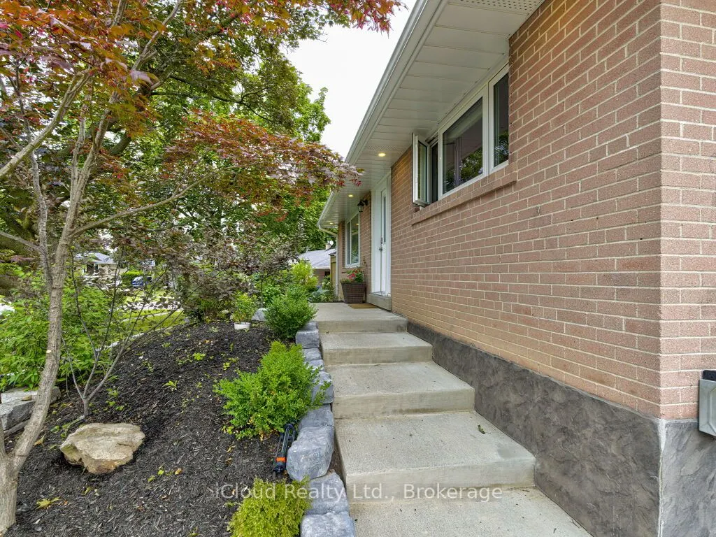 50 McGilvray Crescent