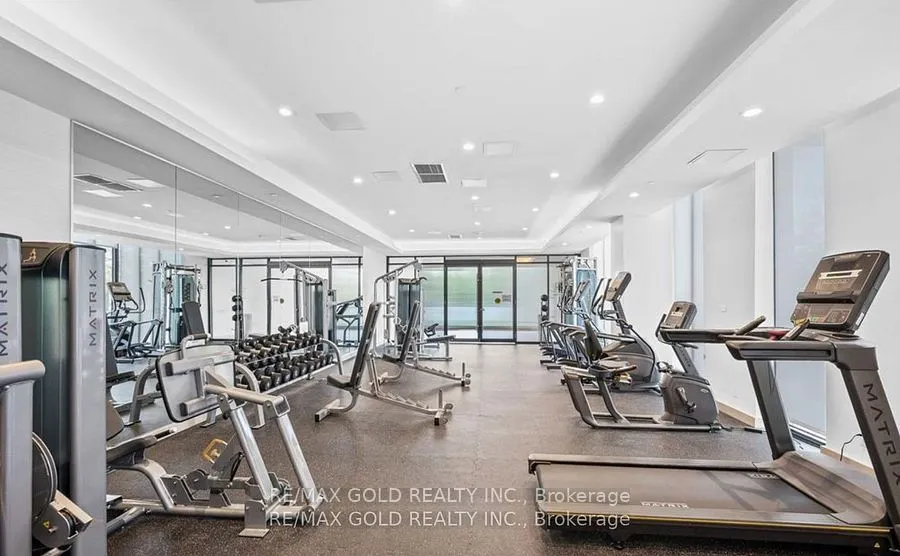 215 veterans Drive N, #806