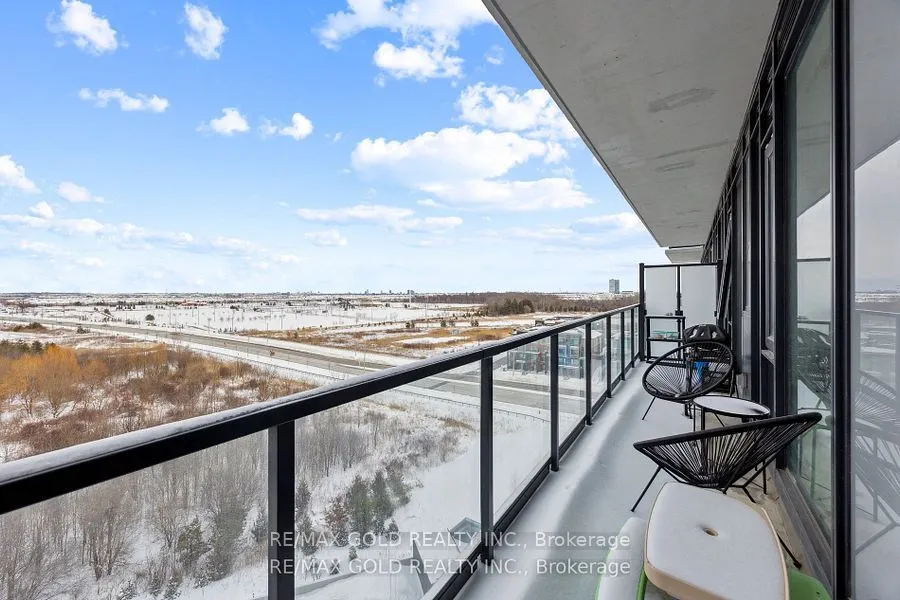 215 veterans Drive N, #806