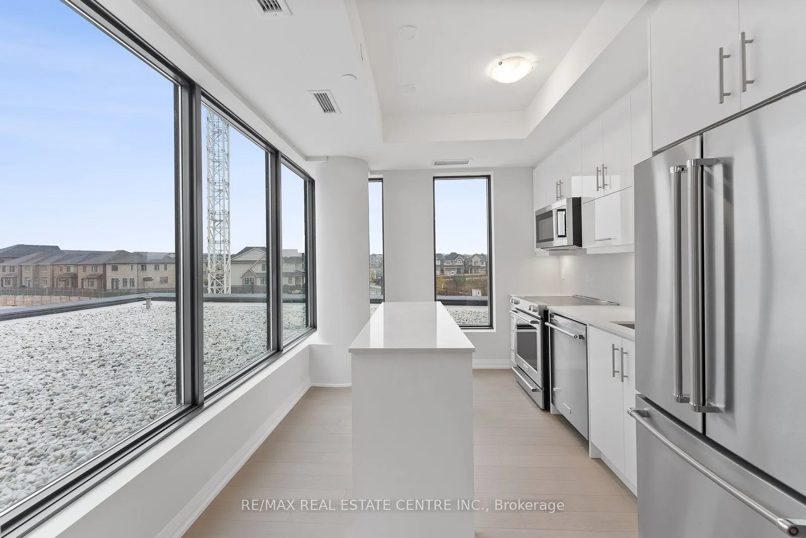 1415 Dundas Street, #204