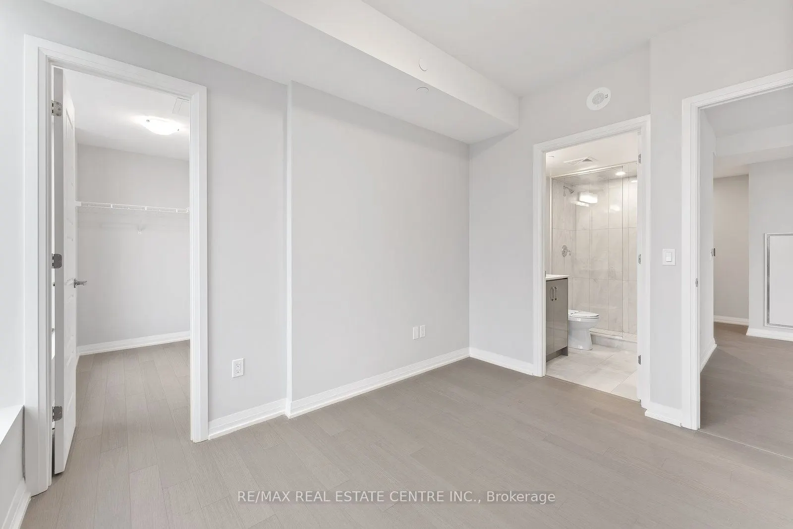 1415 Dundas Street, #204