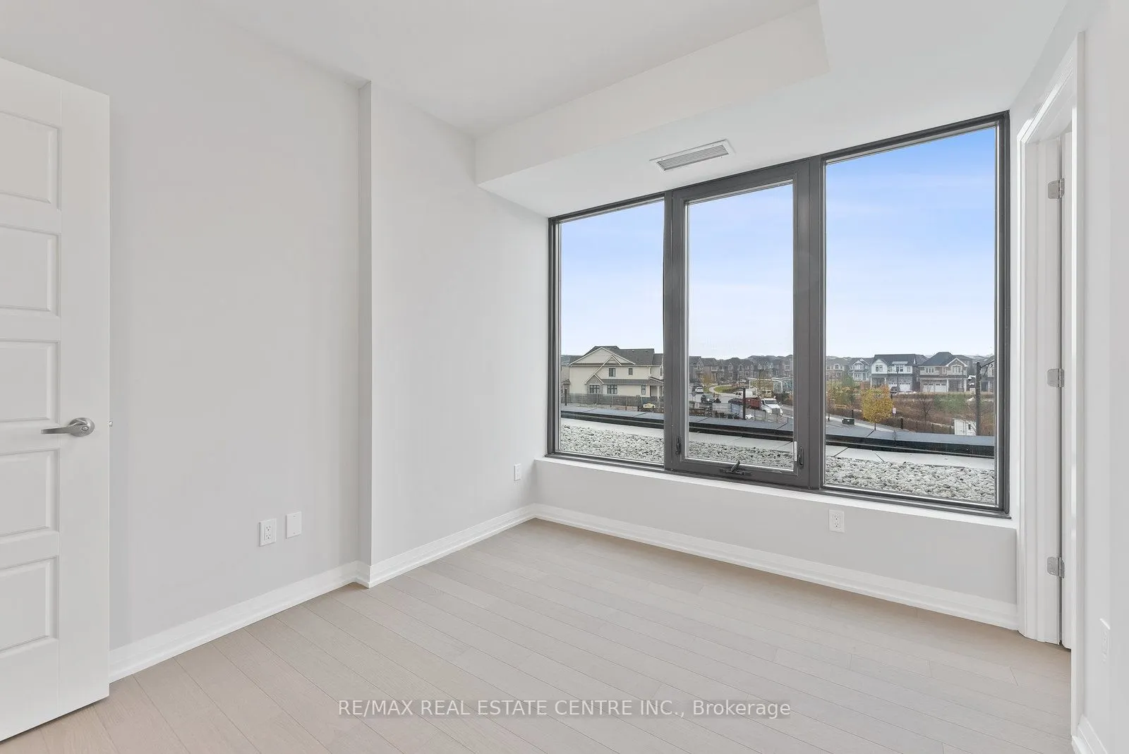 1415 Dundas Street, #204