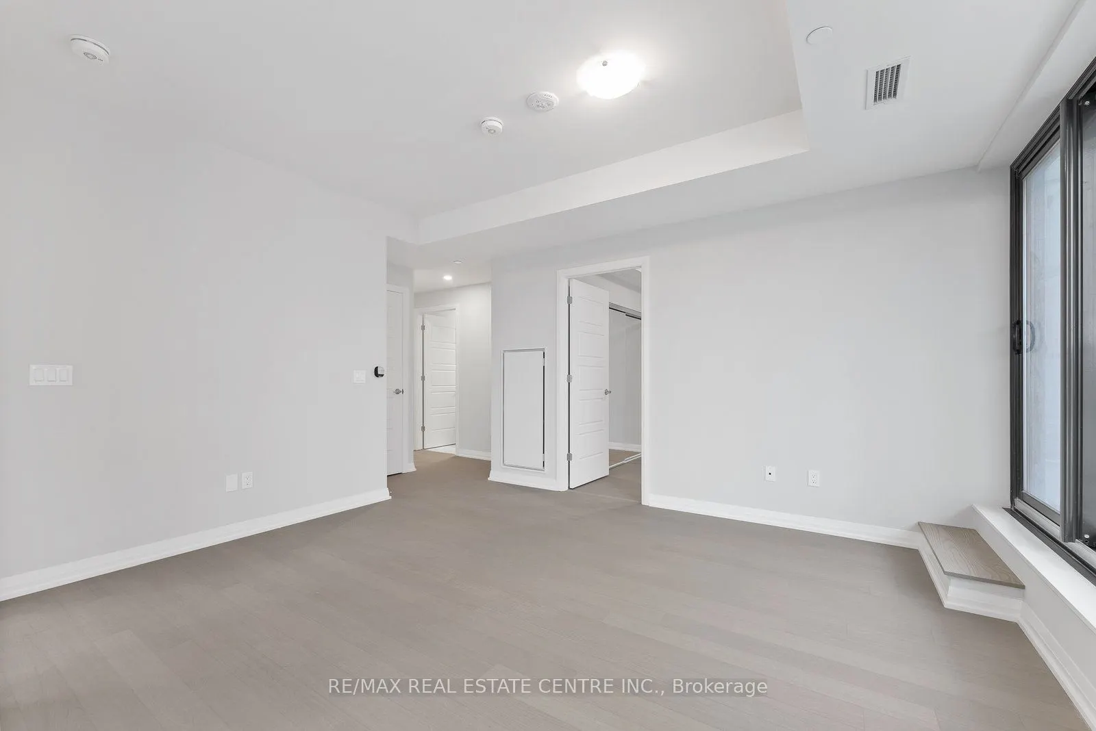 1415 Dundas Street, #204