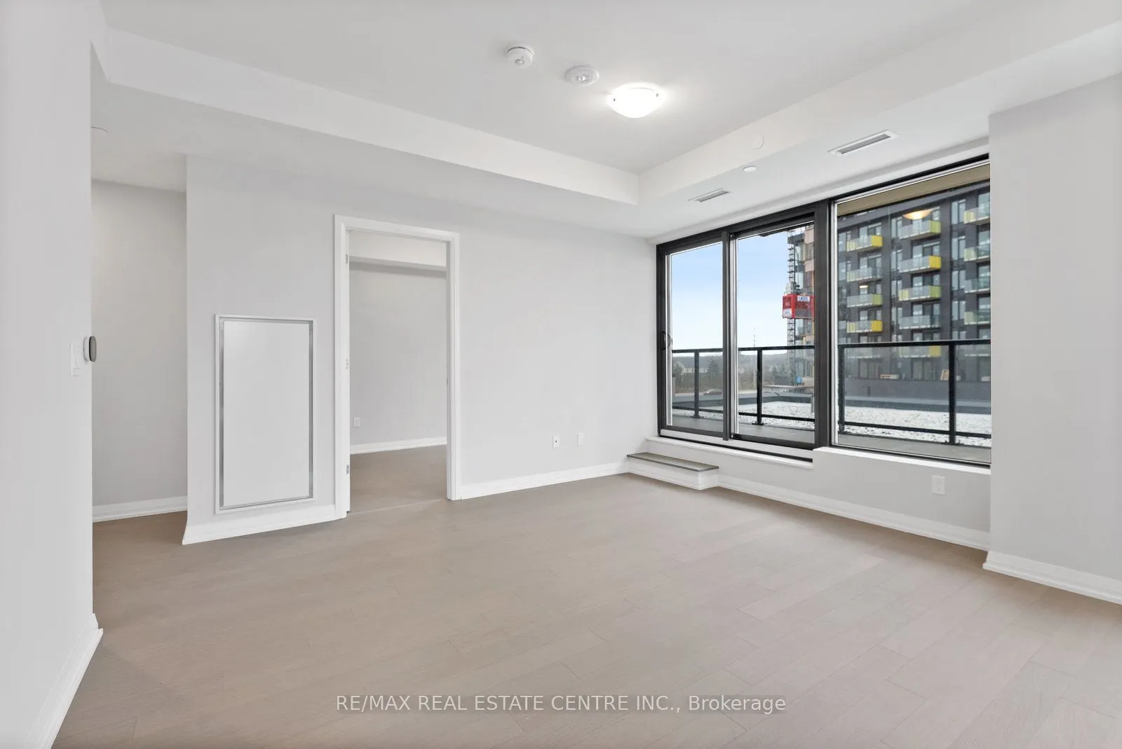 1415 Dundas Street, #204