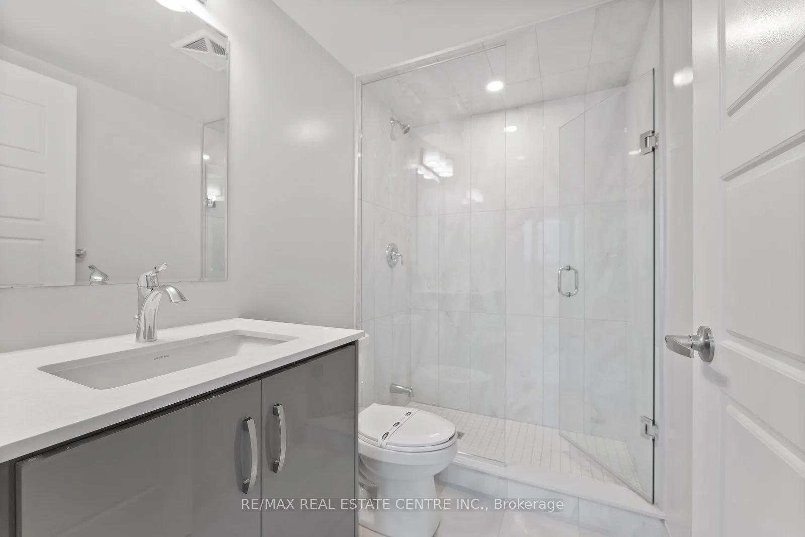 1415 Dundas Street, #204