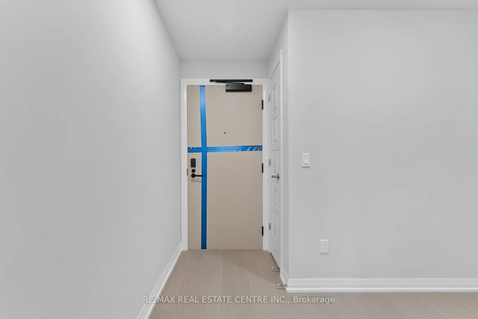 1415 Dundas Street, #204