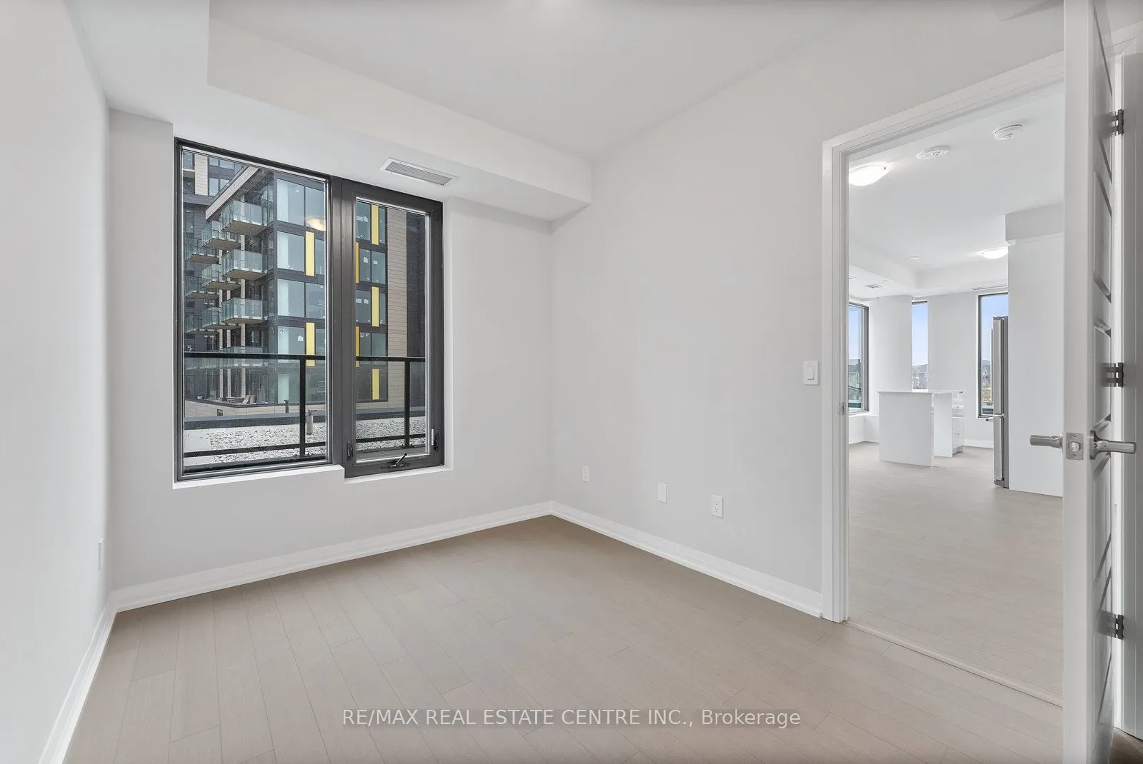 1415 Dundas Street, #204