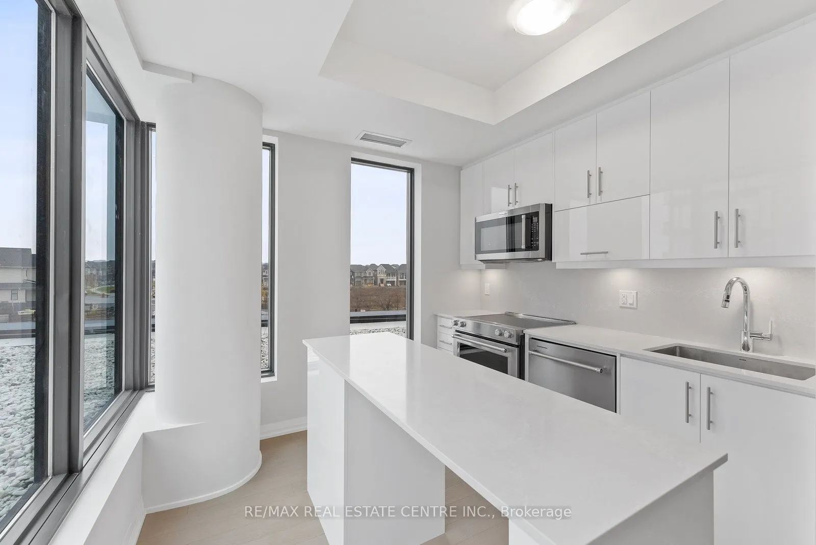 1415 Dundas Street, #204