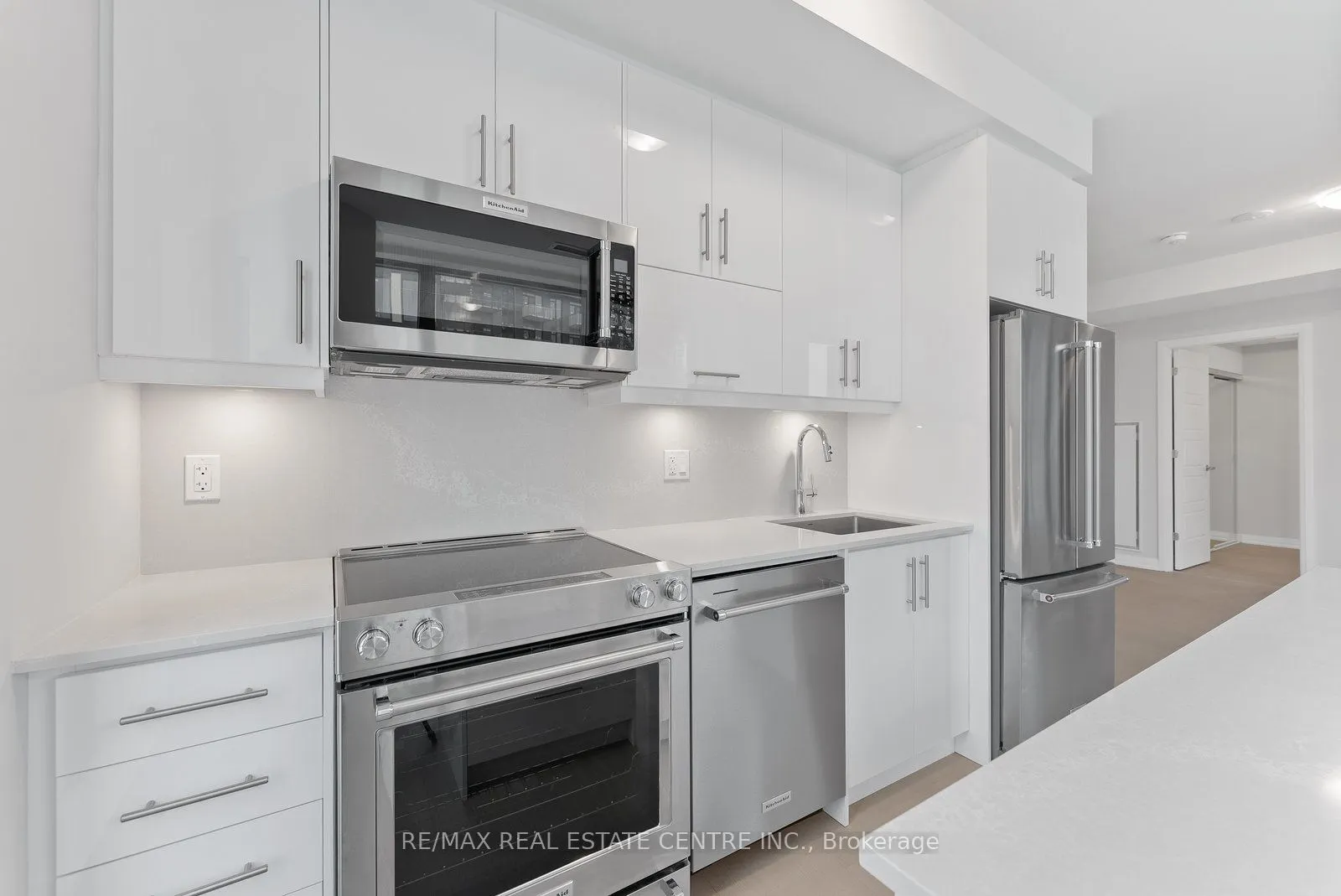 1415 Dundas Street, #204
