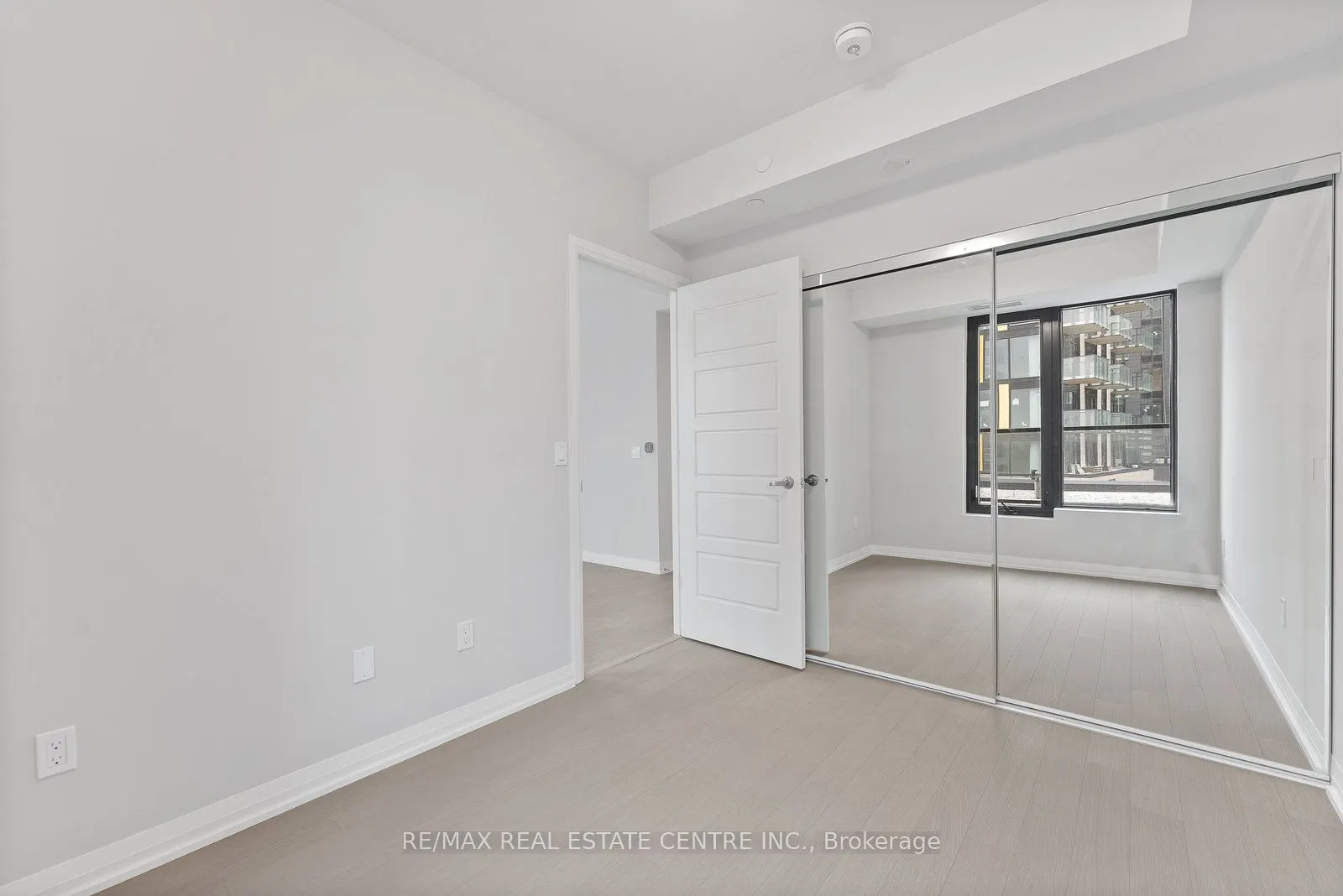 1415 Dundas Street, #204