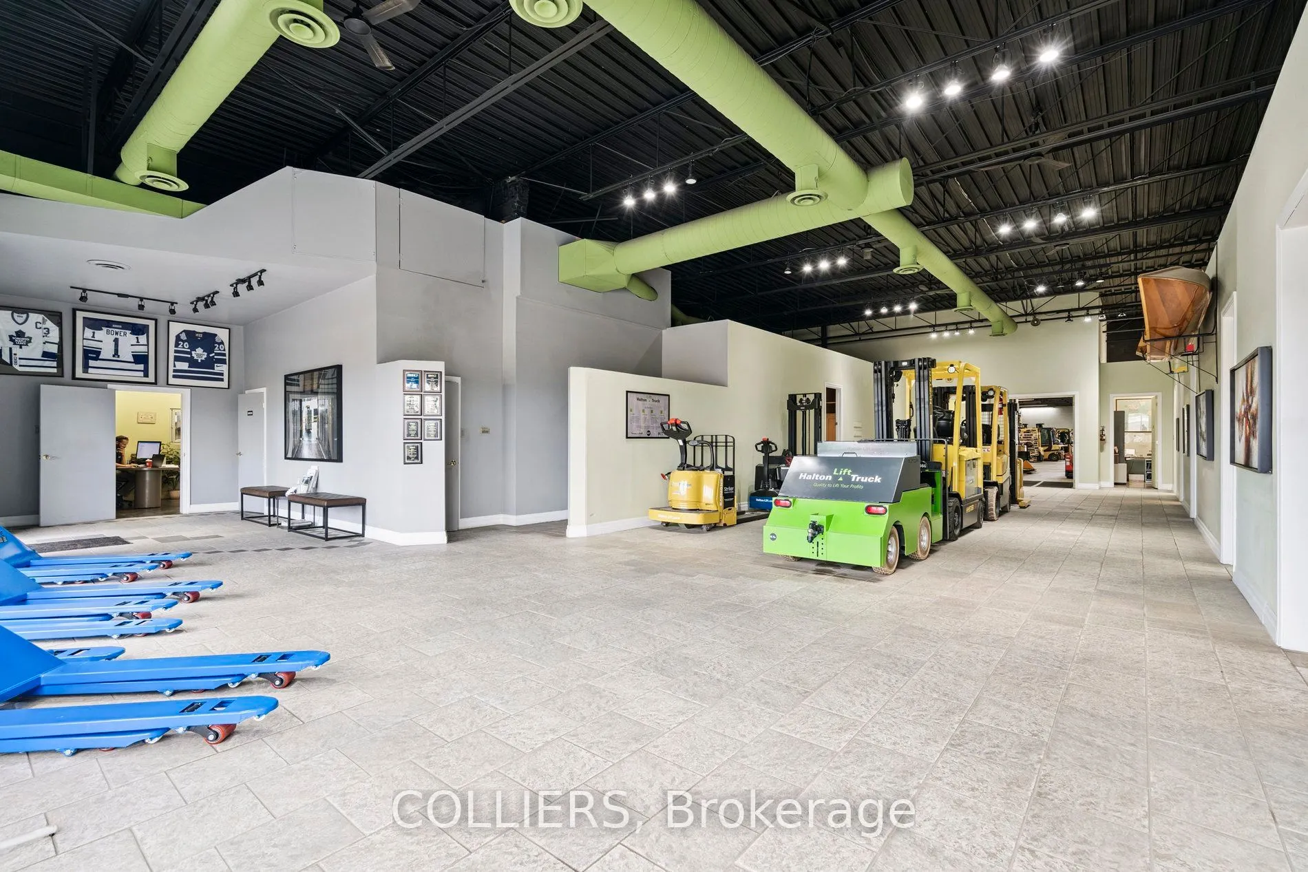 1054 South Service Road