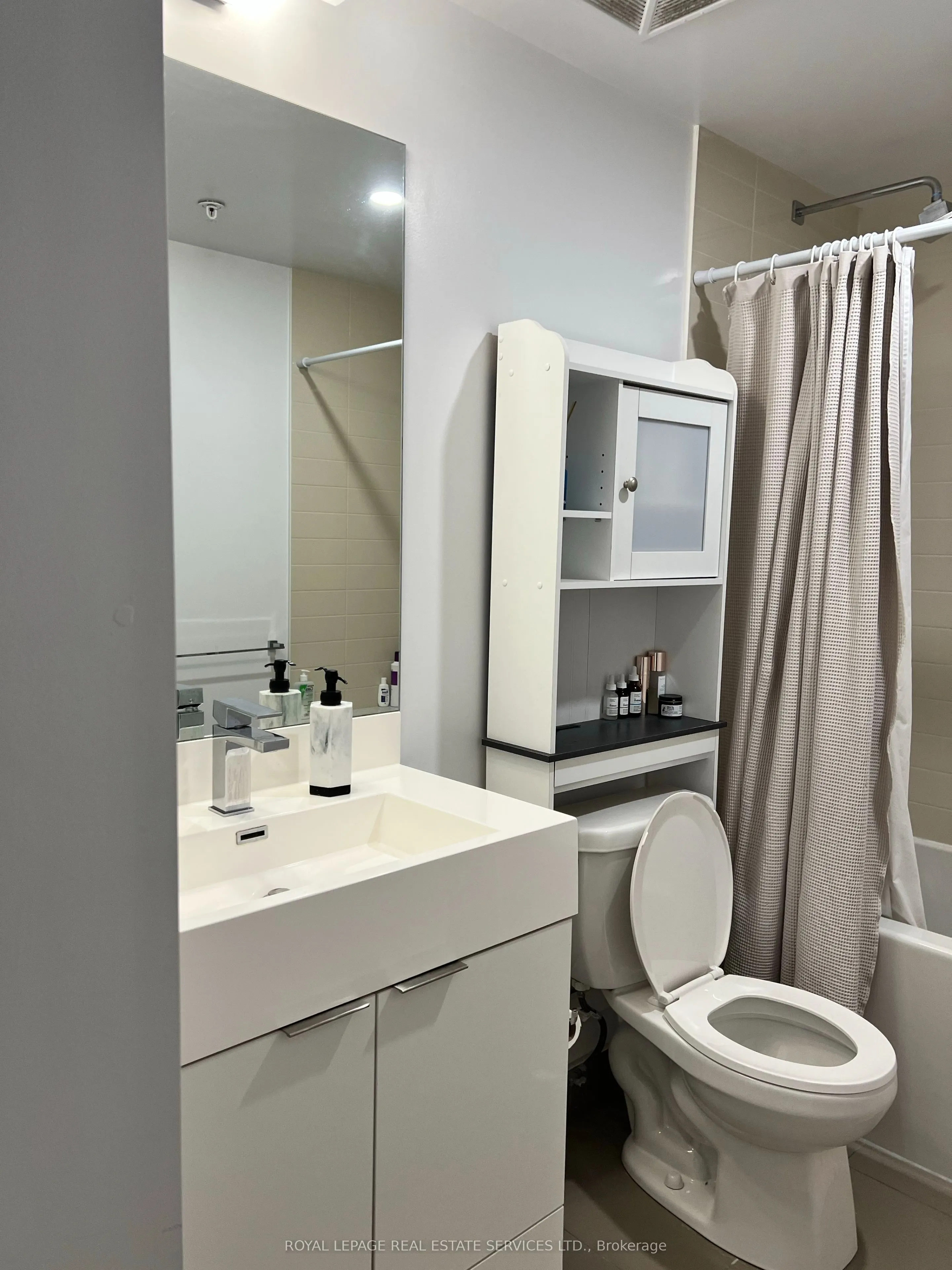 20 Thomas Riley Road, #401