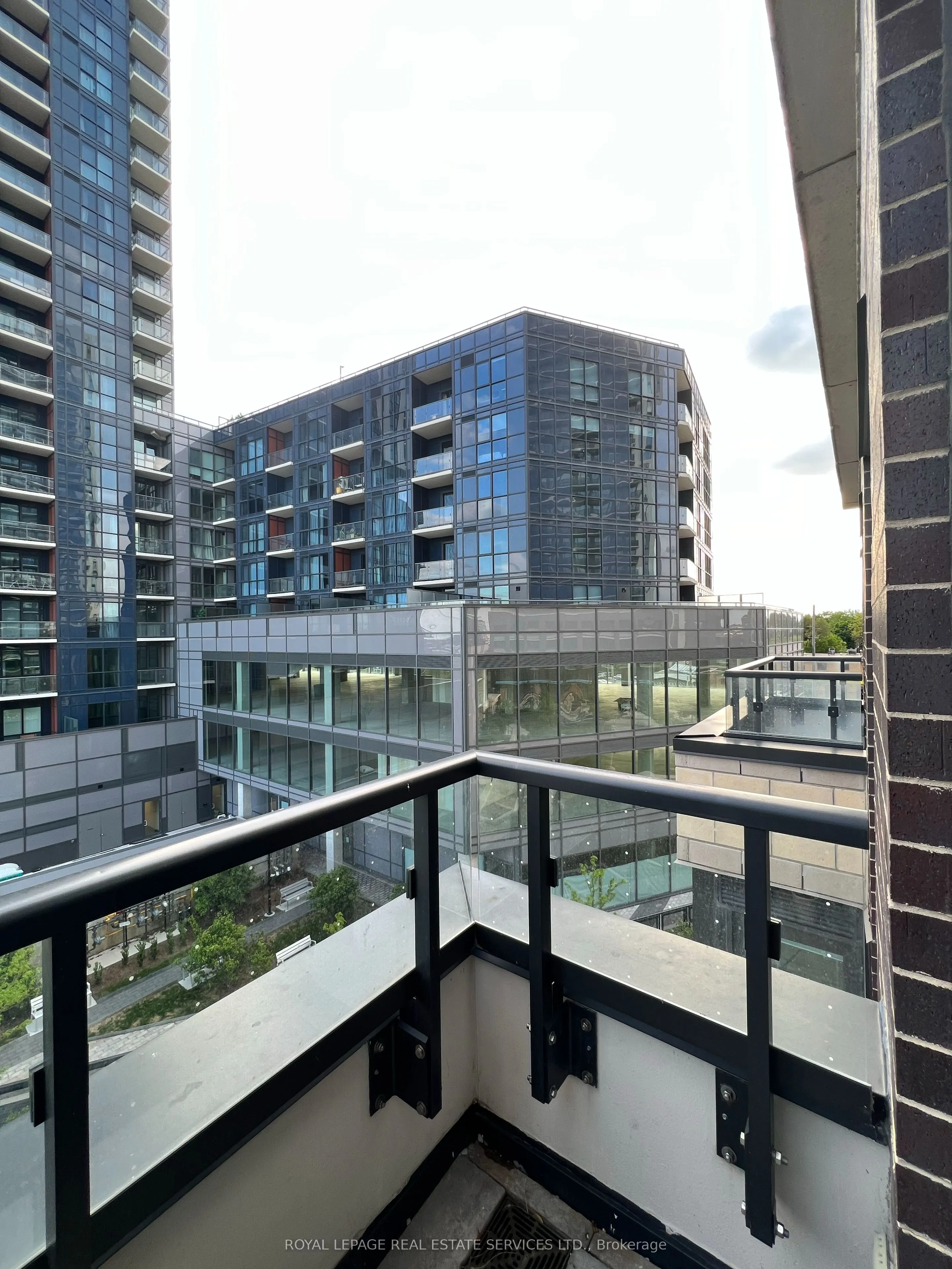 20 Thomas Riley Road, #401