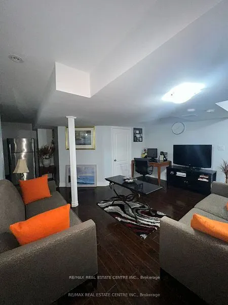 40 Victoriaville Road, #Lower
