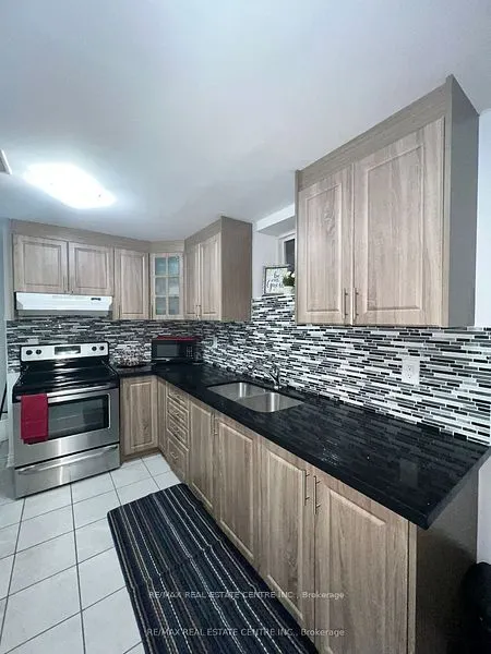 40 Victoriaville Road, #Lower