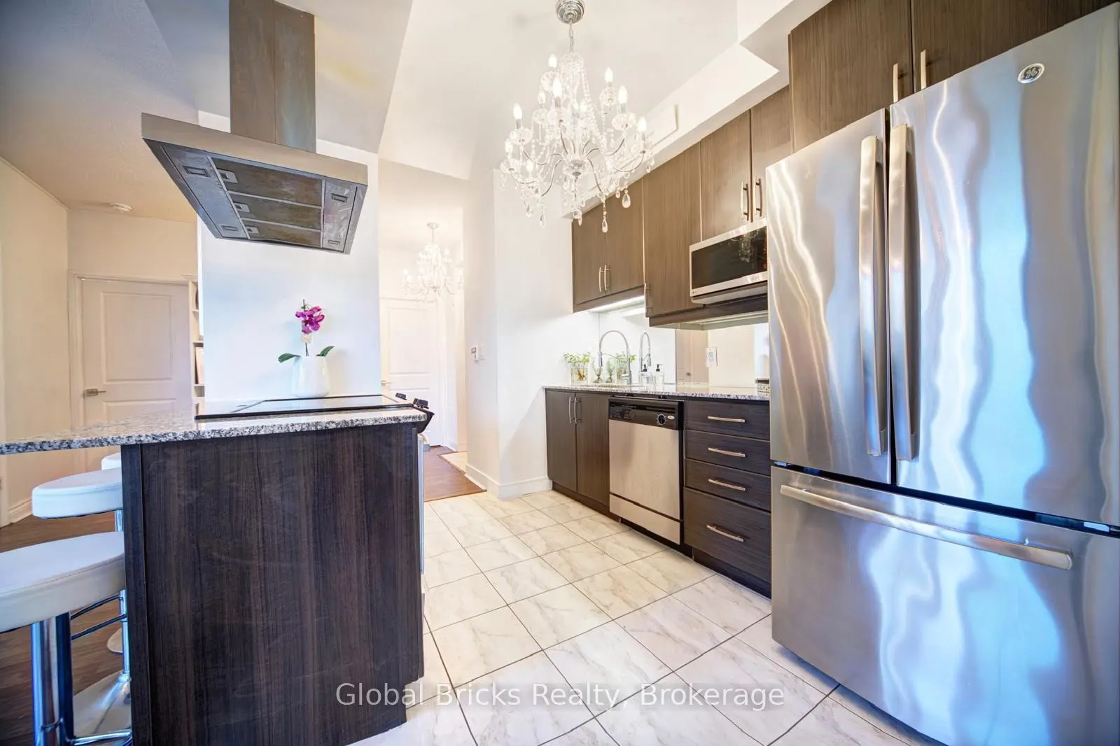 60 Absolute Avenue, #308