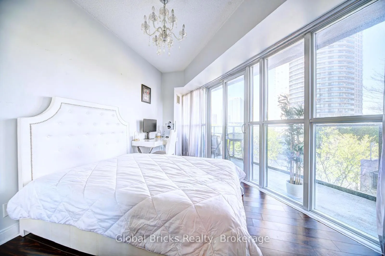 60 Absolute Avenue, #308