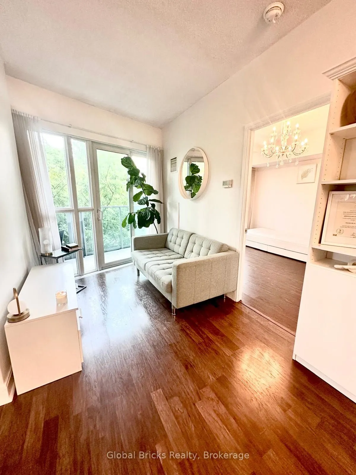 60 Absolute Avenue, #308