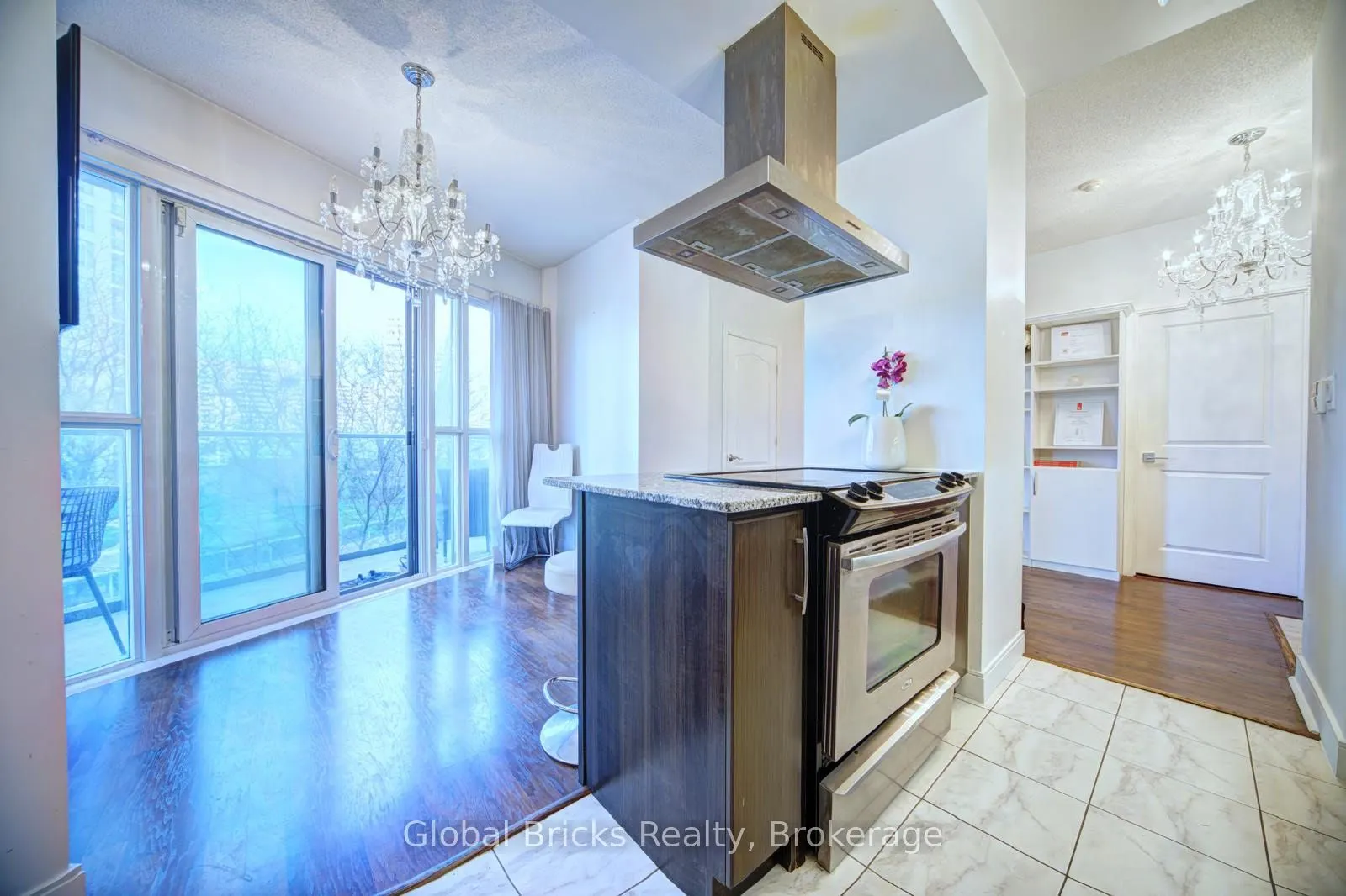 60 Absolute Avenue, #308