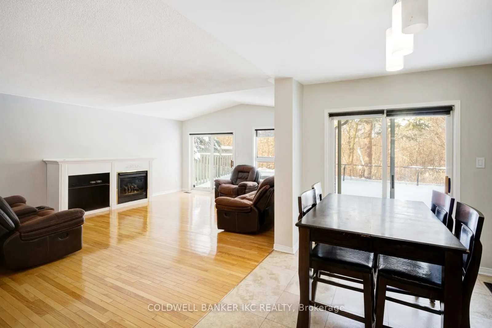 25 Hollowgrove Boulevard