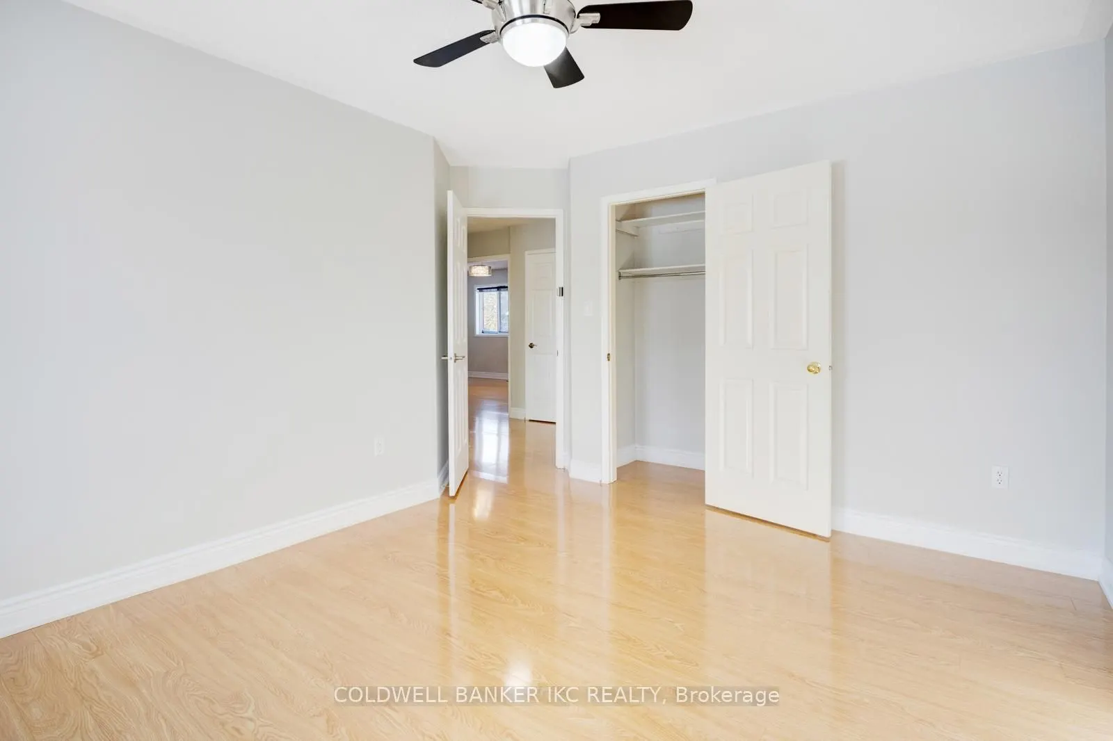 25 Hollowgrove Boulevard