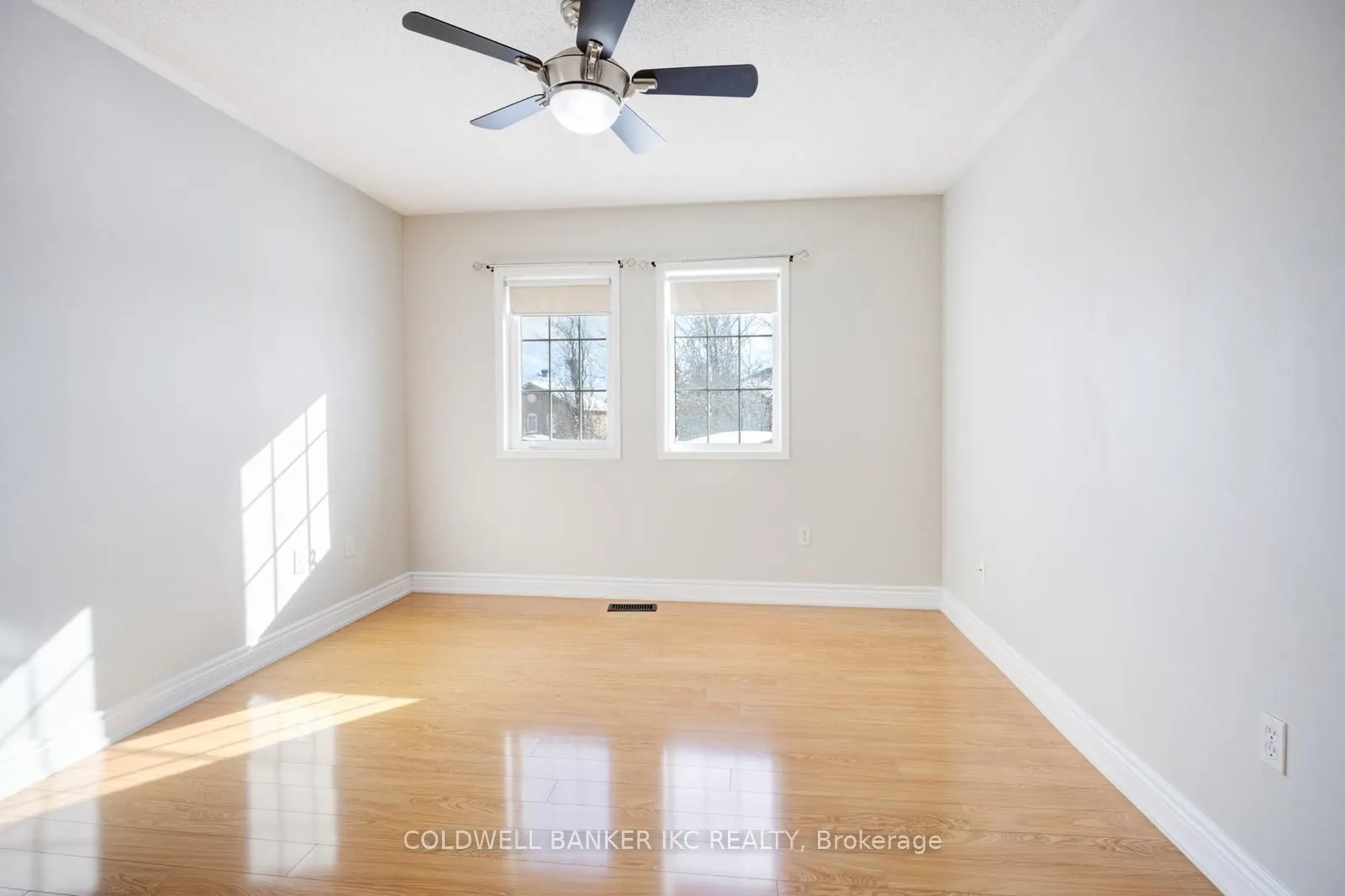 25 Hollowgrove Boulevard