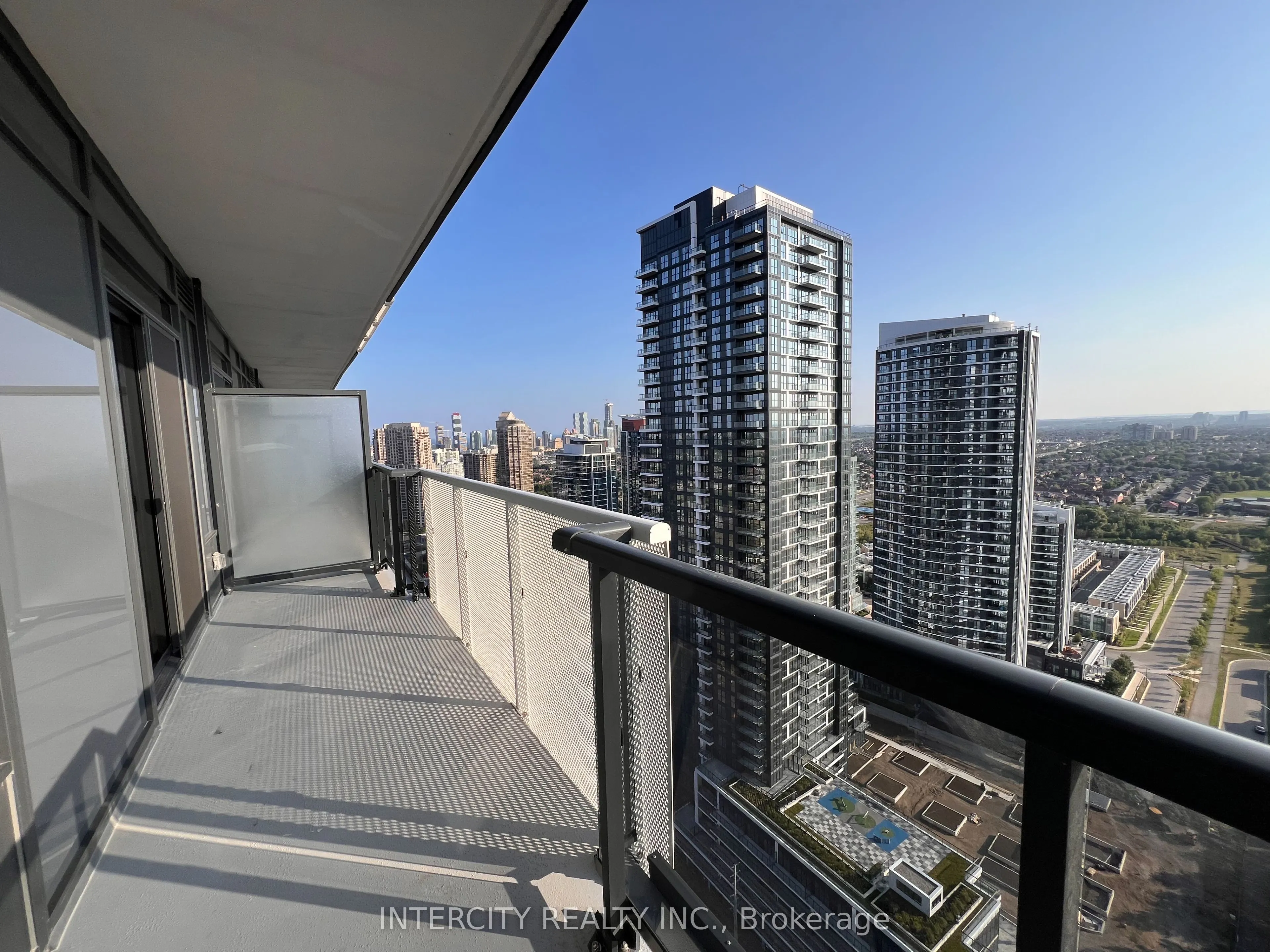 5105 Hurontario Street, #2807