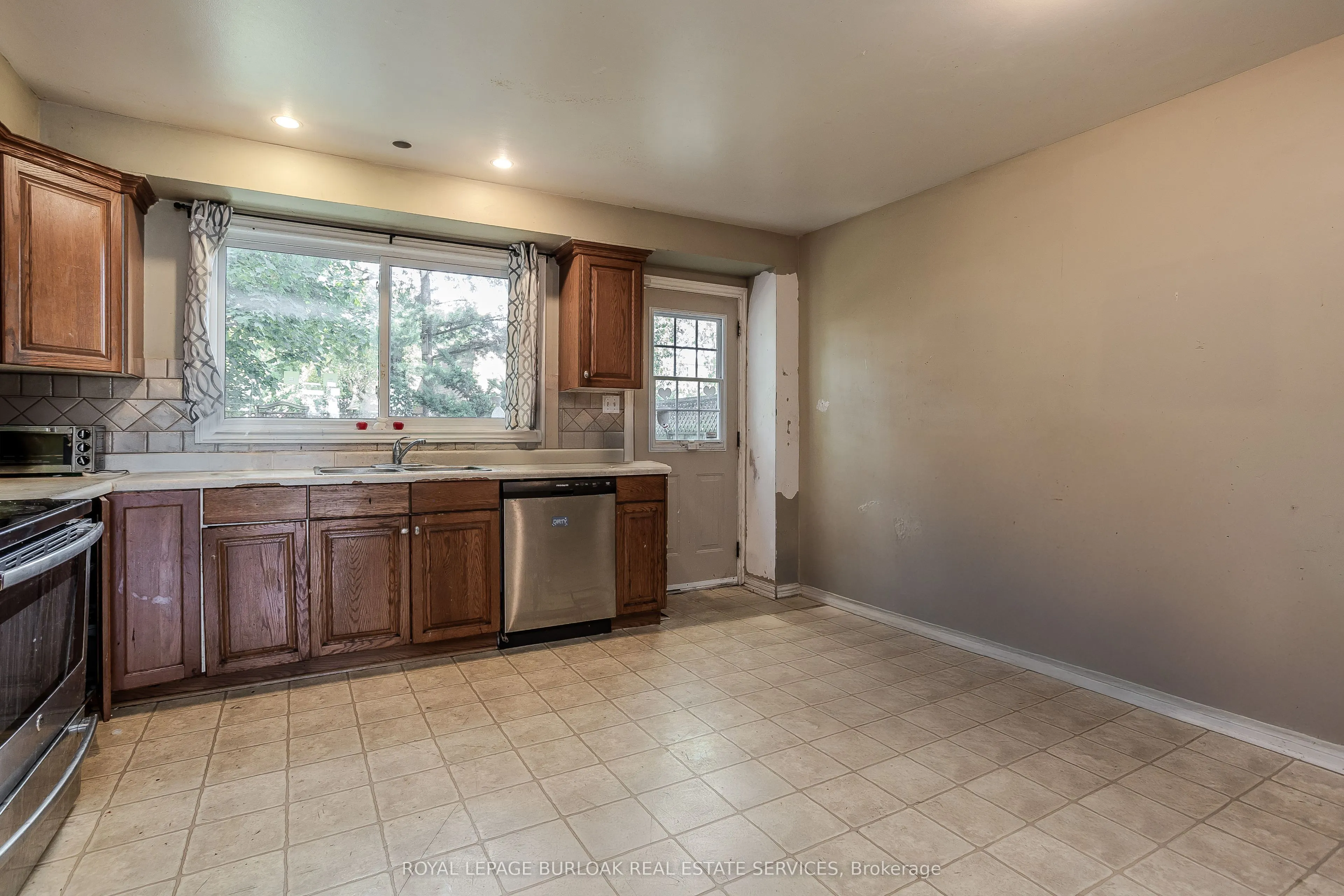4050 Longmoor Drive