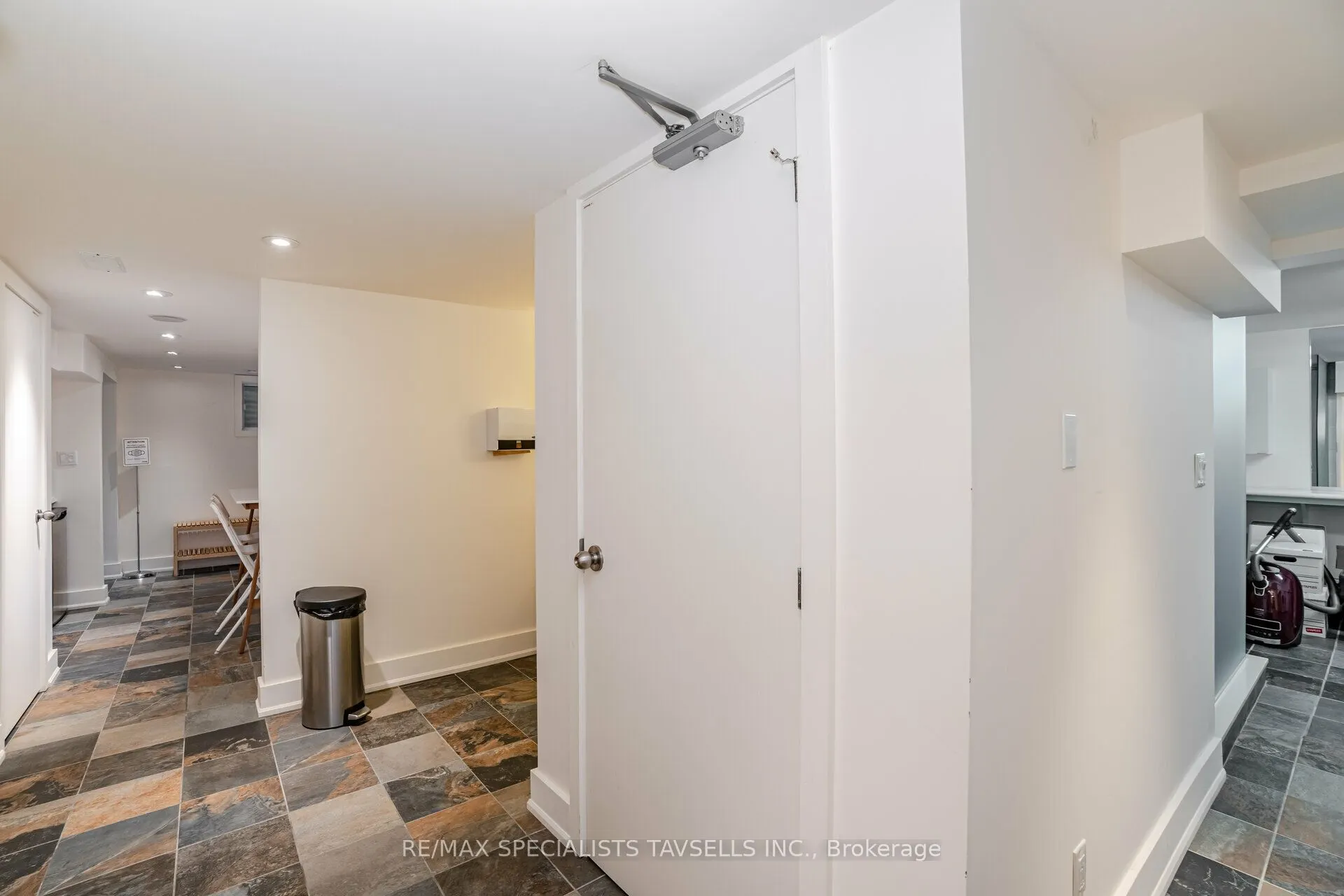 16011 Airport Road S