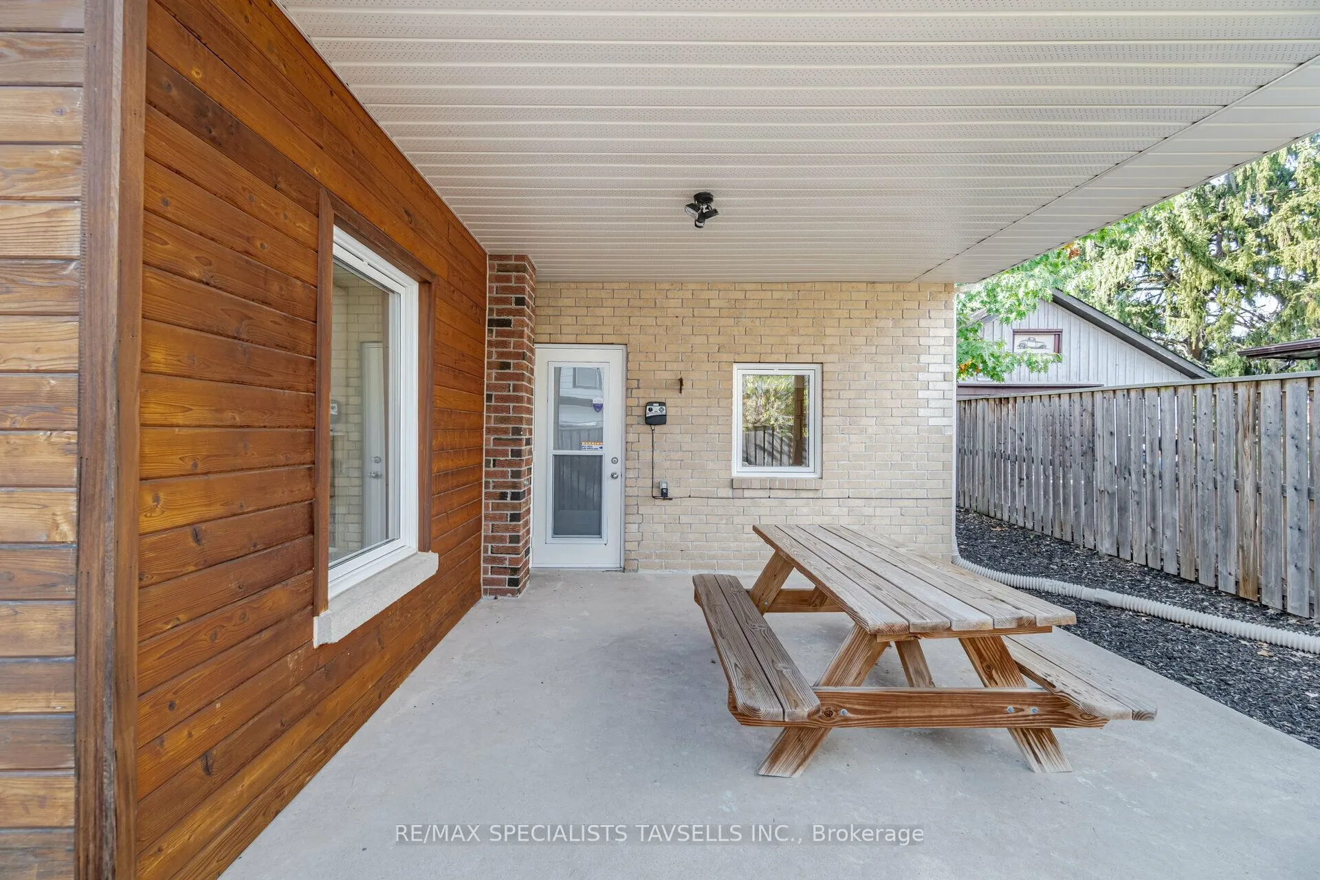 16011 Airport Road S