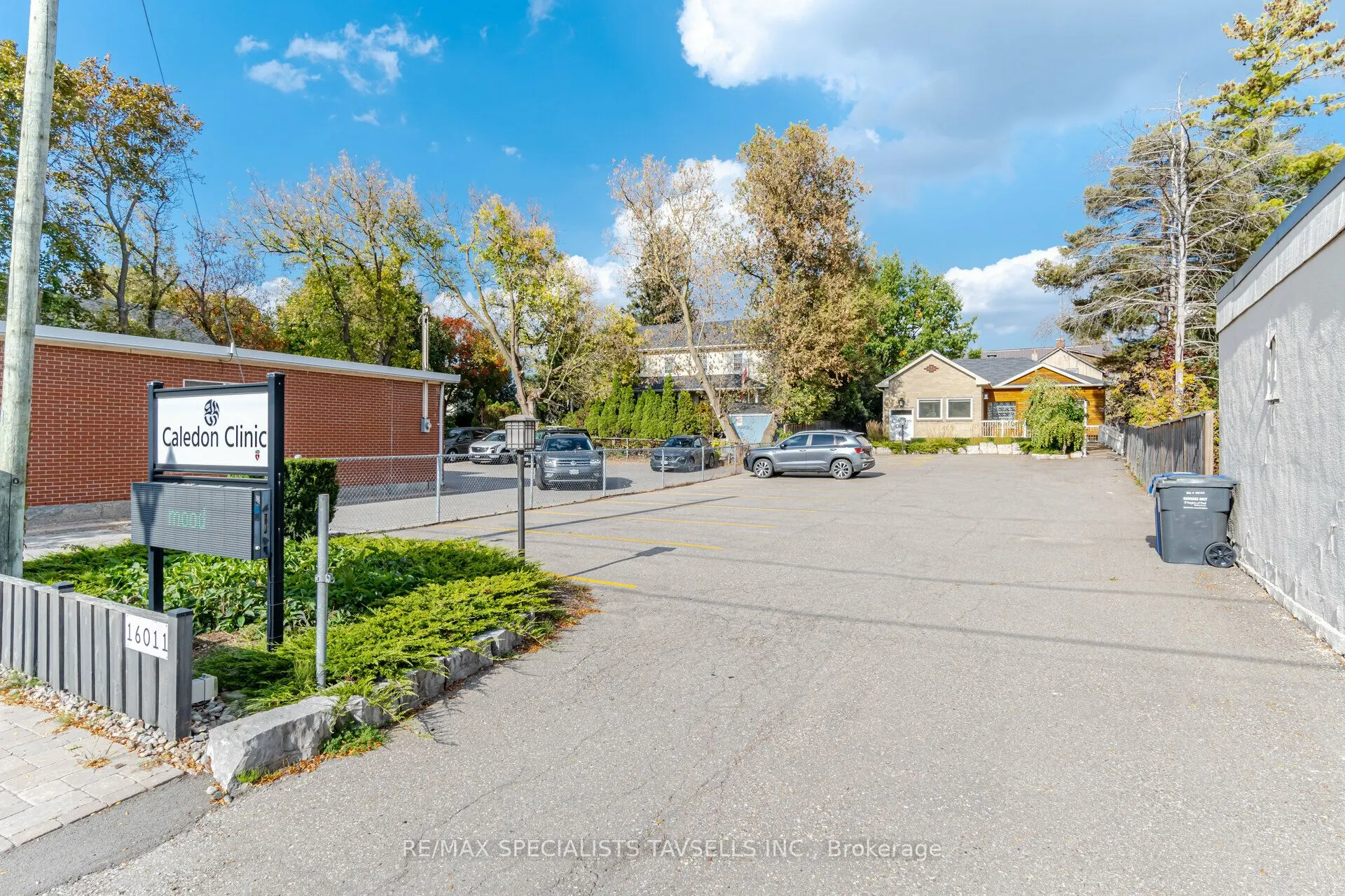 16011 Airport Road S