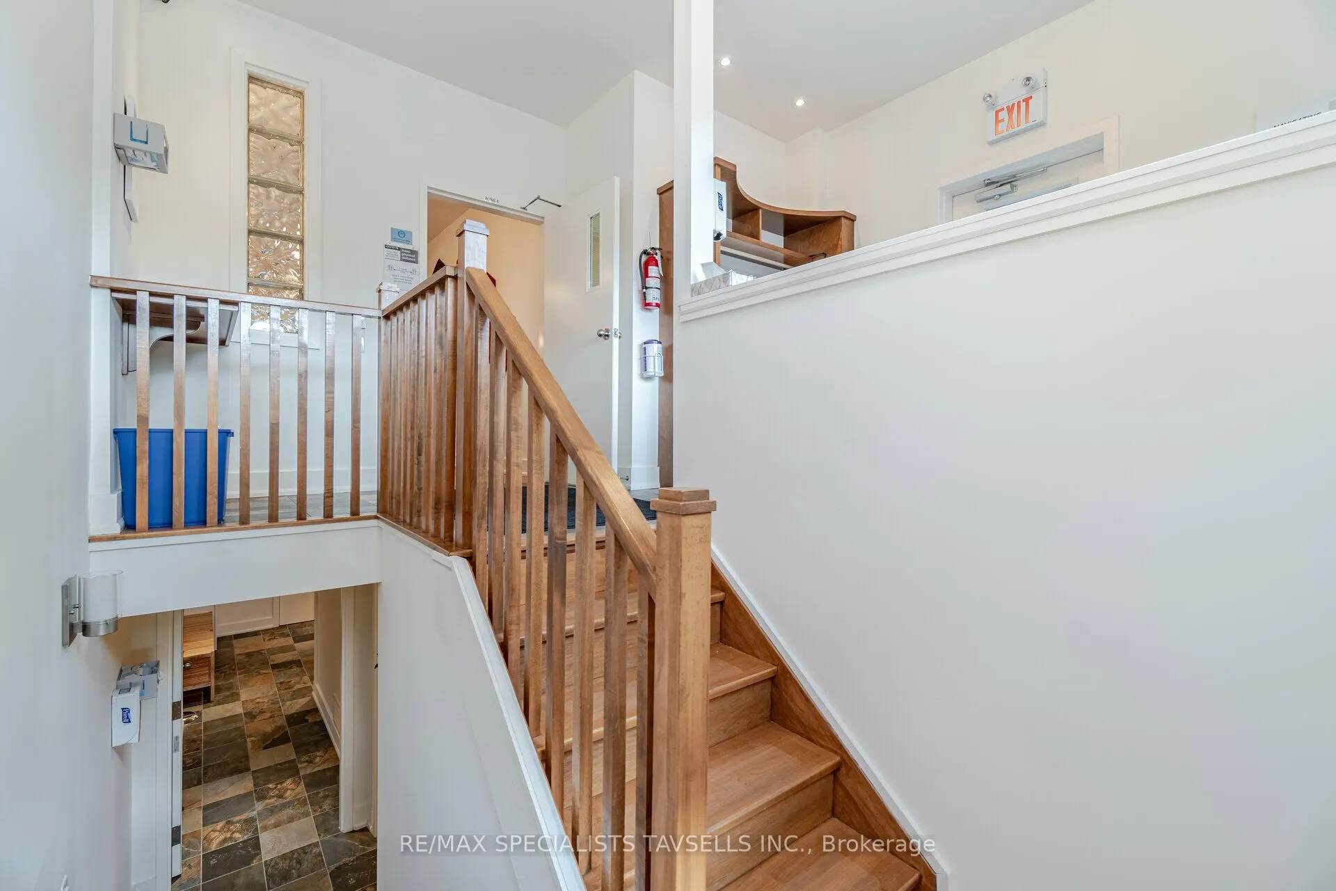 16011 Airport Road S