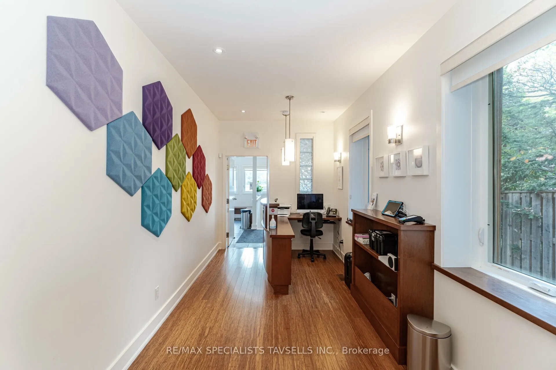 16011 Airport Road S