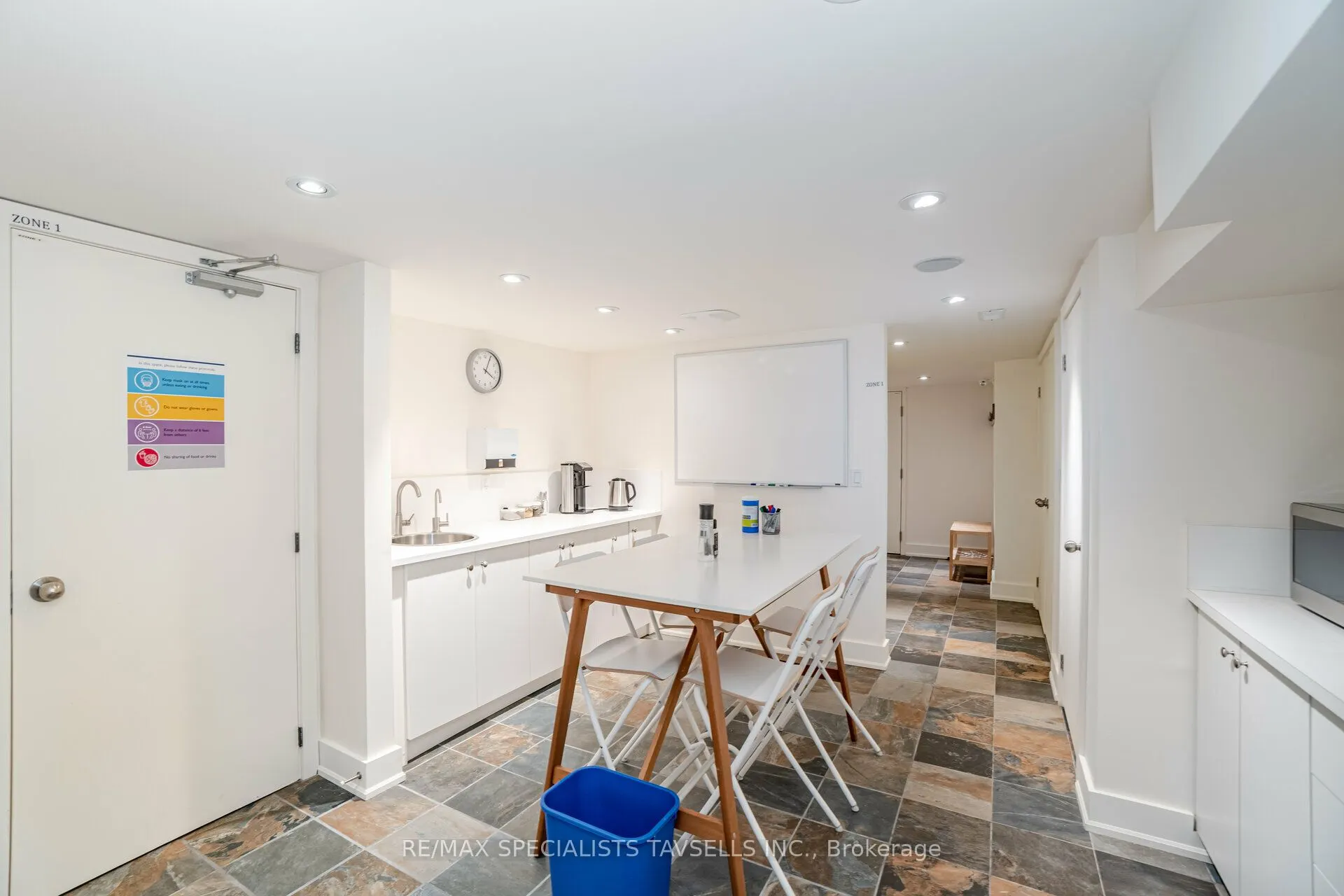 16011 Airport Road S