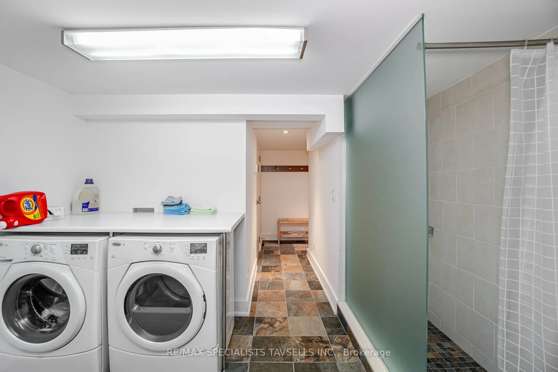 16011 Airport Road S