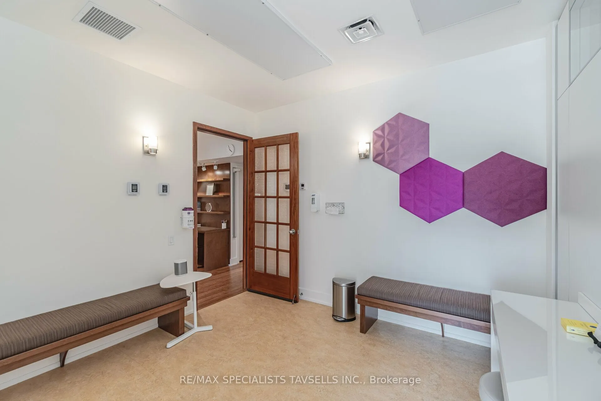 16011 Airport Road S