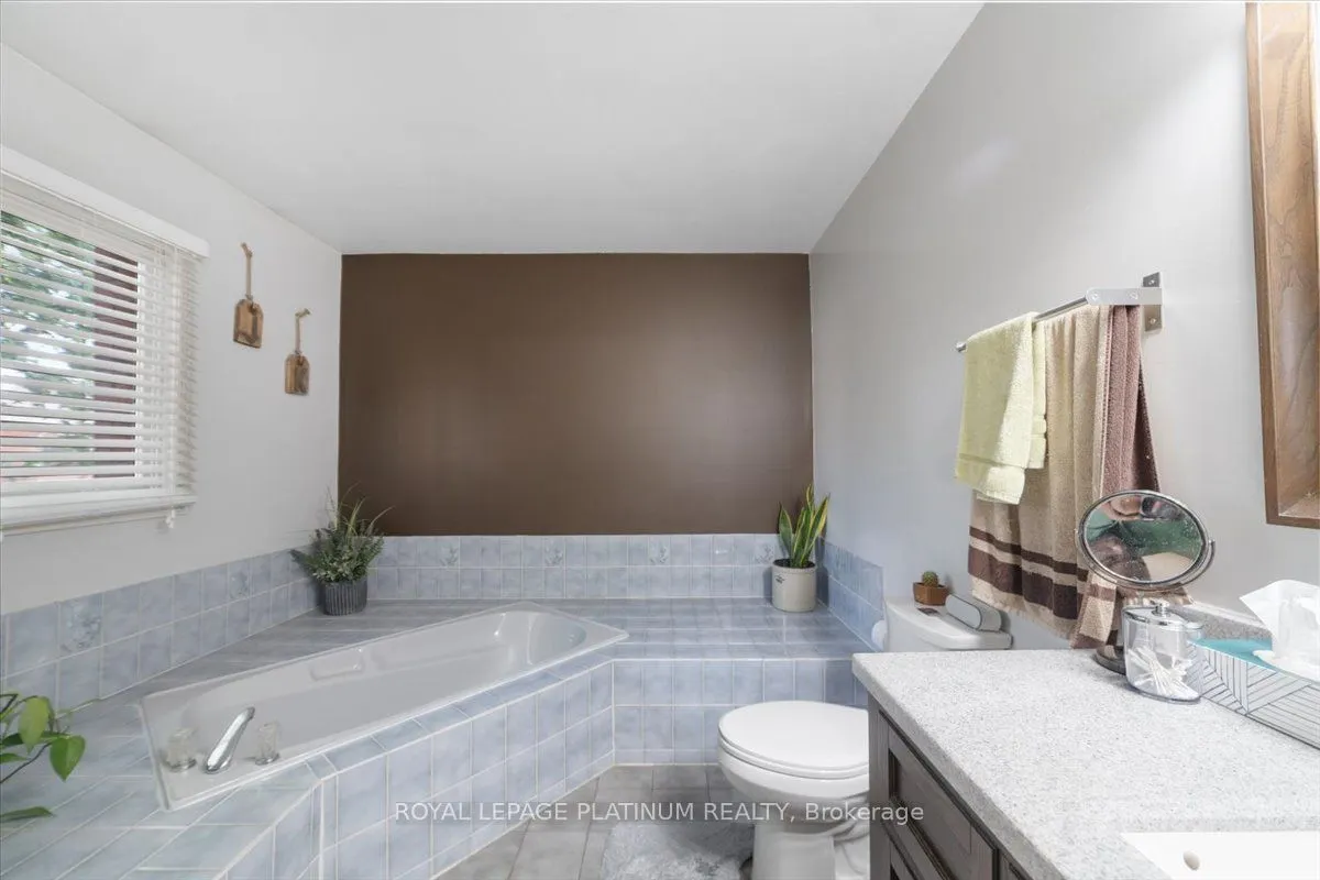 77 Lord Simcoe Drive