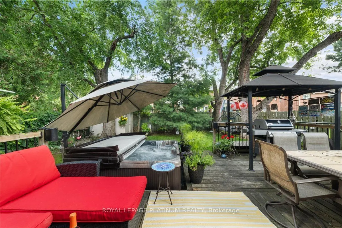 77 Lord Simcoe Drive