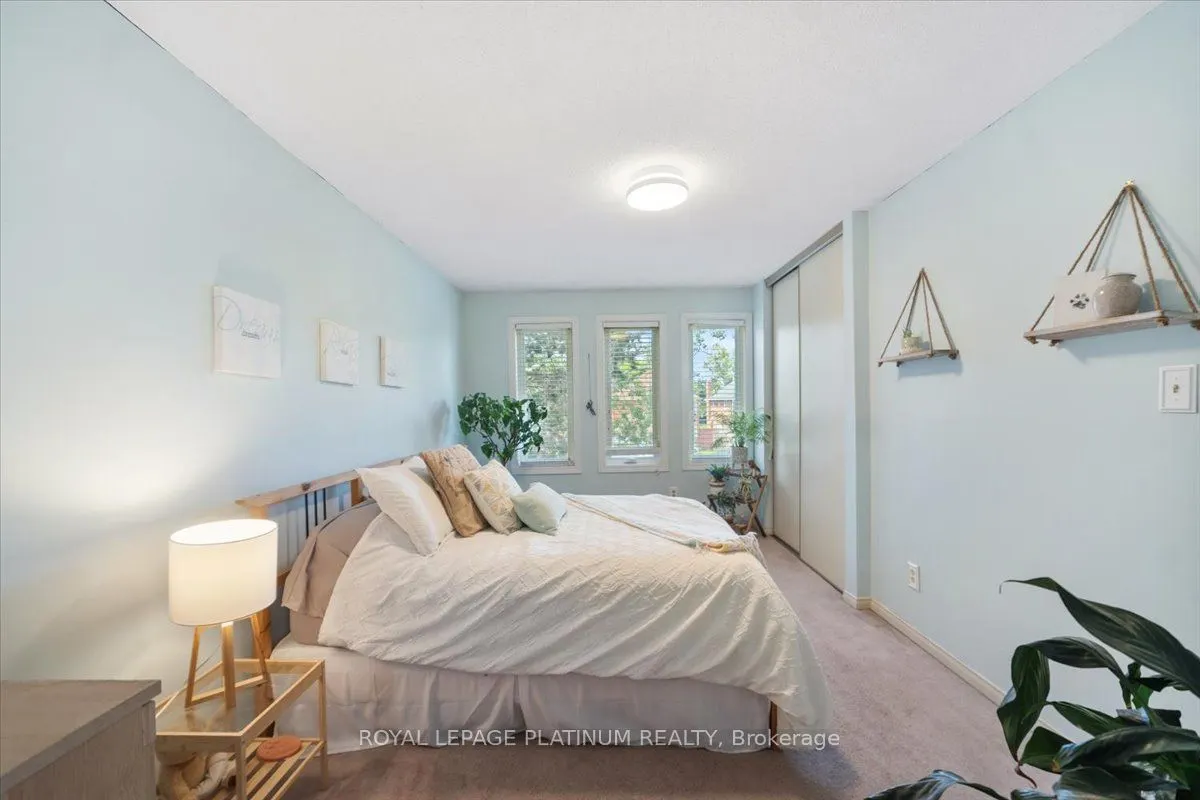 77 Lord Simcoe Drive