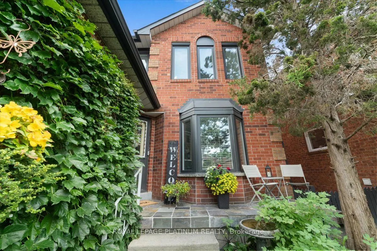77 Lord Simcoe Drive