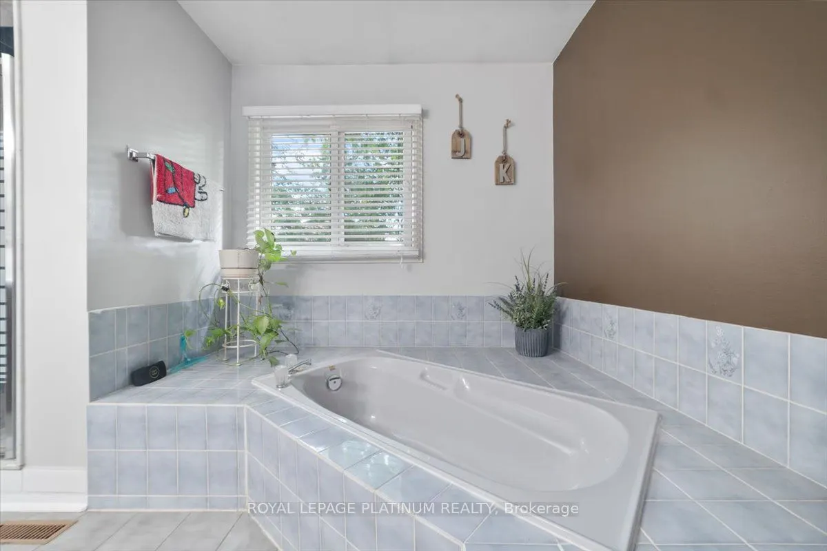 77 Lord Simcoe Drive