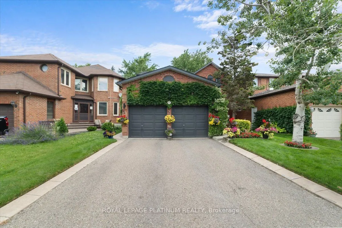 77 Lord Simcoe Drive
