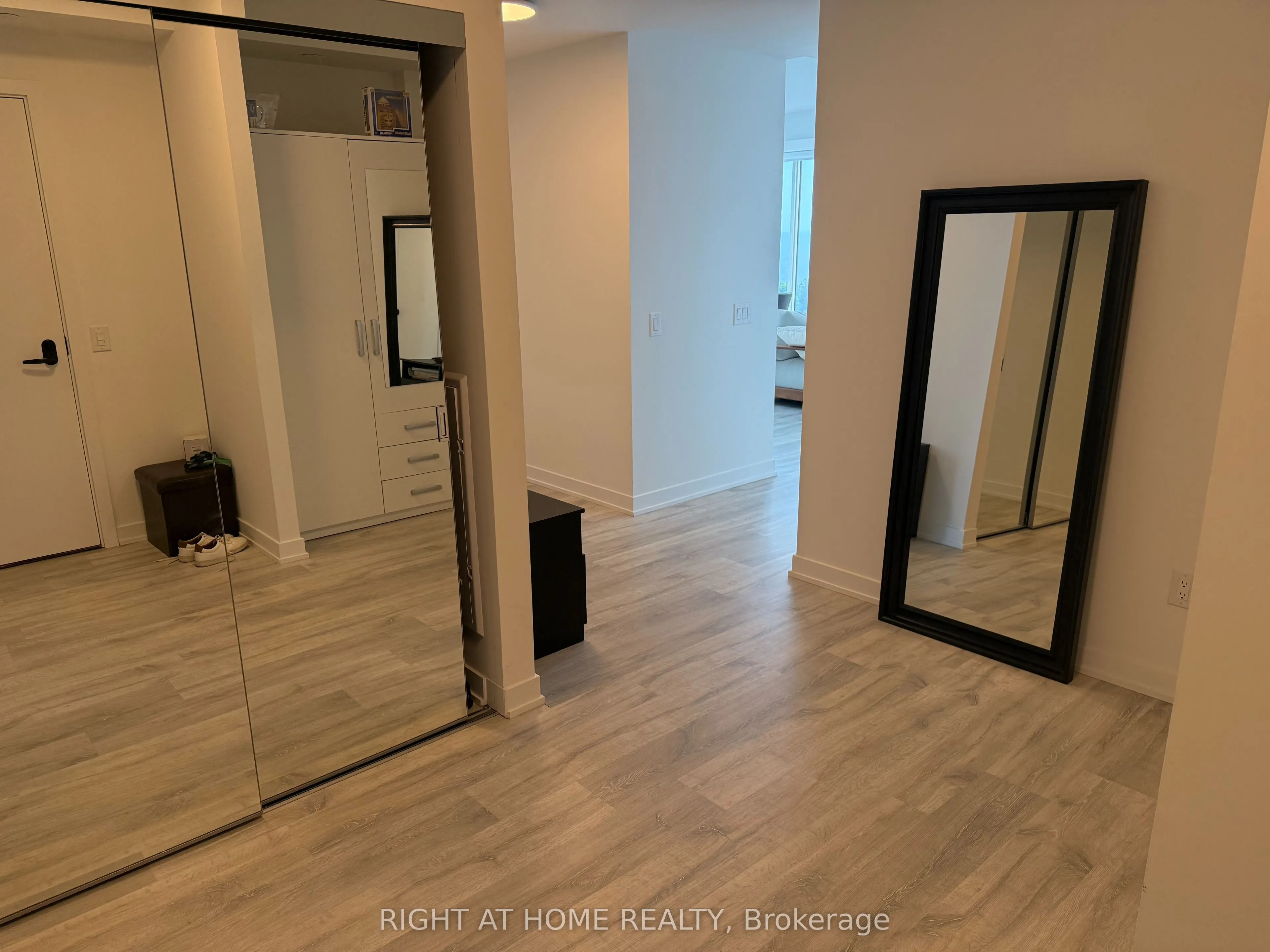 220 Missinnihe Way, #1408