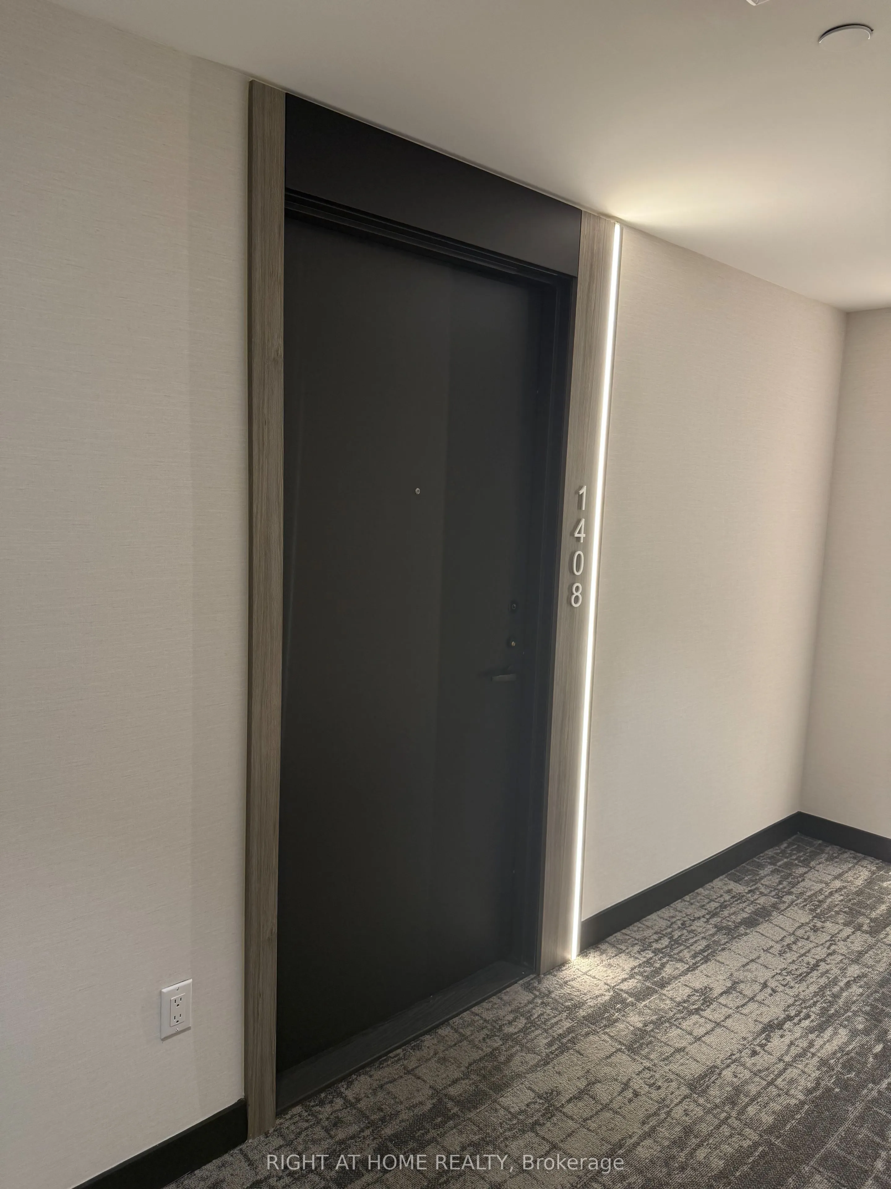 220 Missinnihe Way, #1408