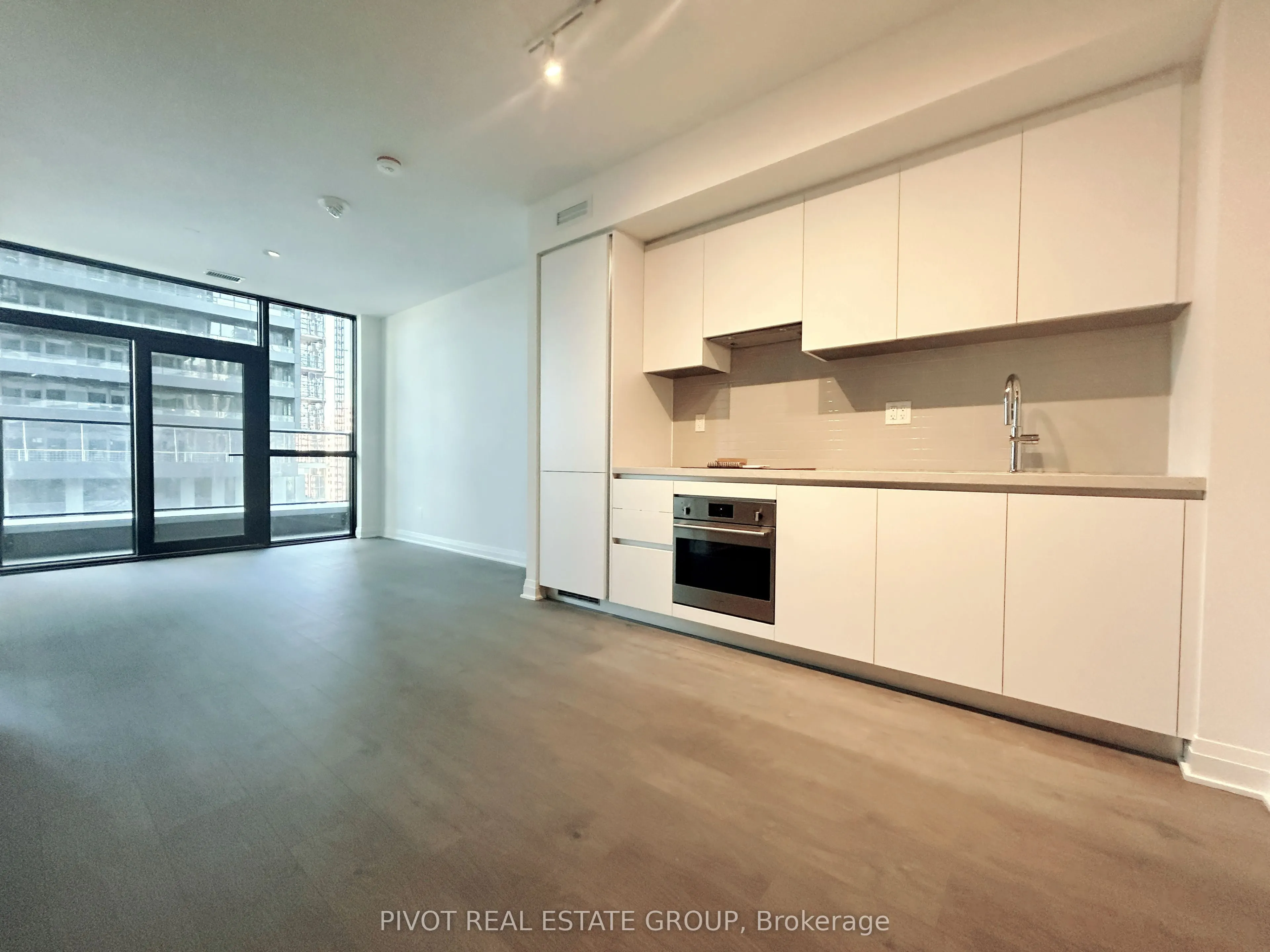 4015 The Exchange, #711