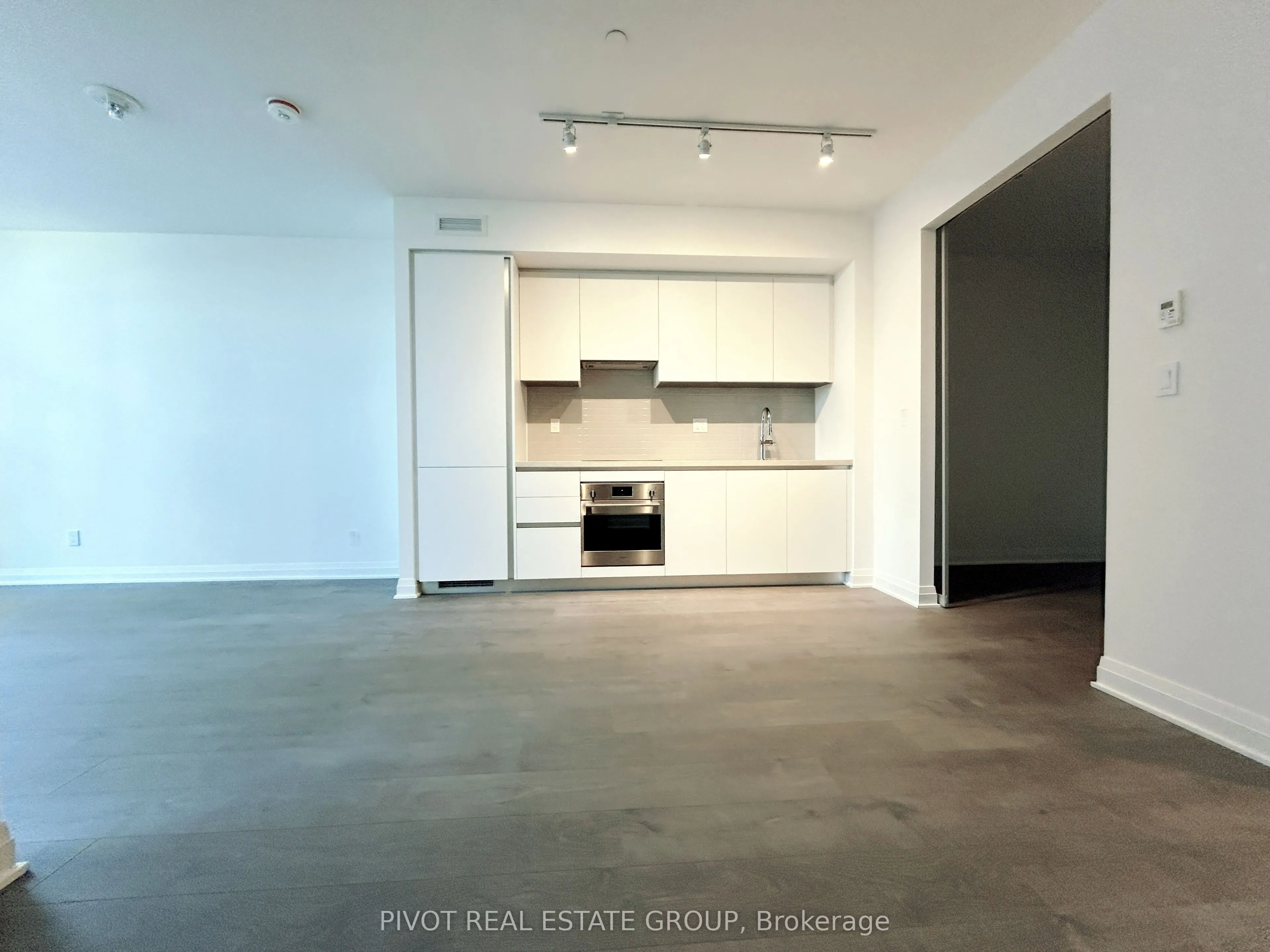 4015 The Exchange, #711